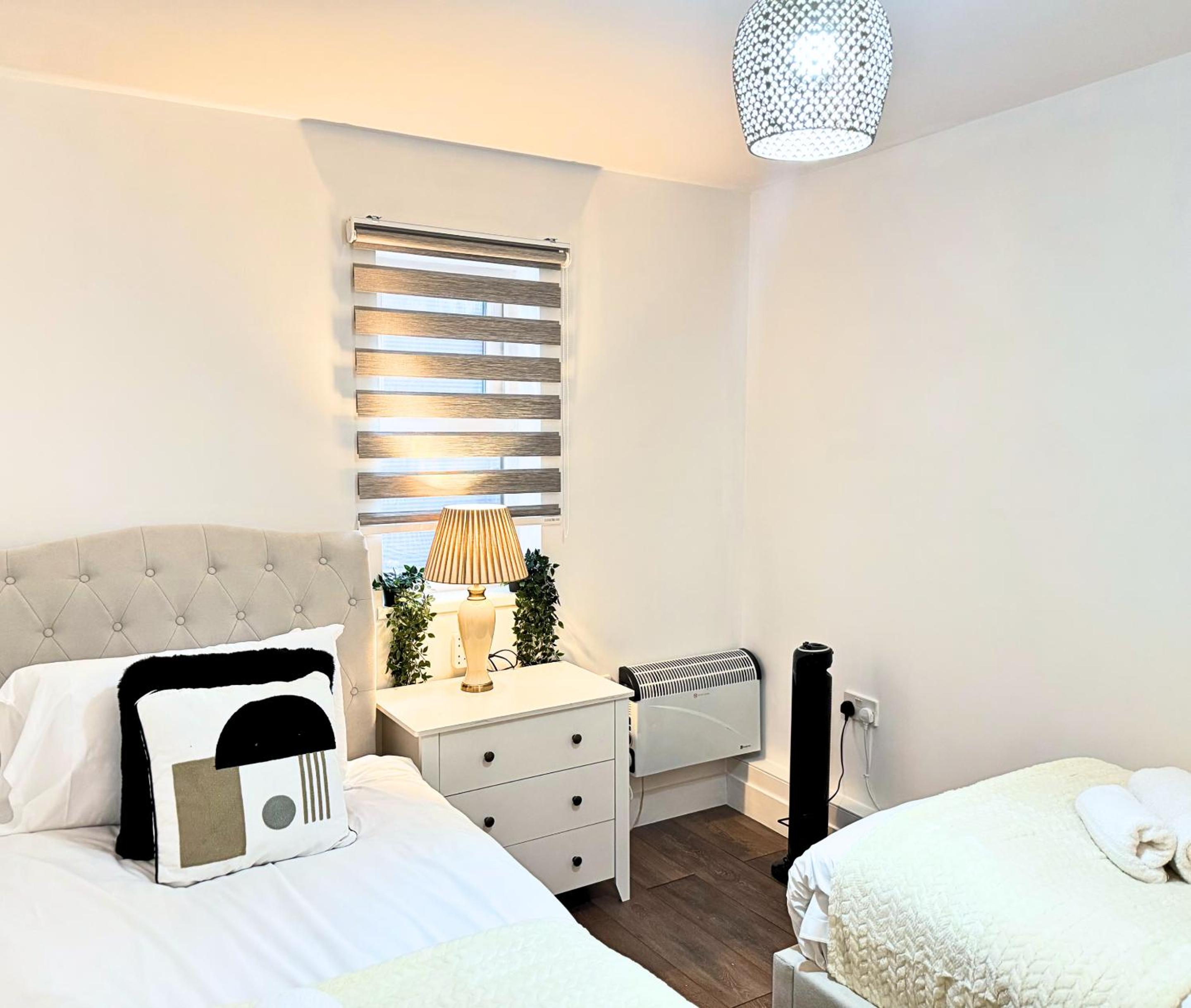 Deluxe One-Bedroom Apartment with City View - Photo 6