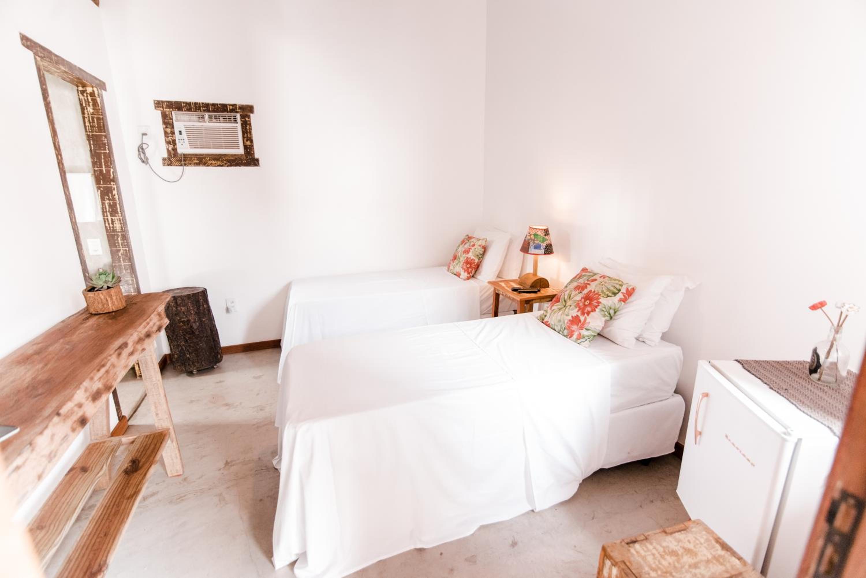 Twin Room with Private Bathroom photo 1