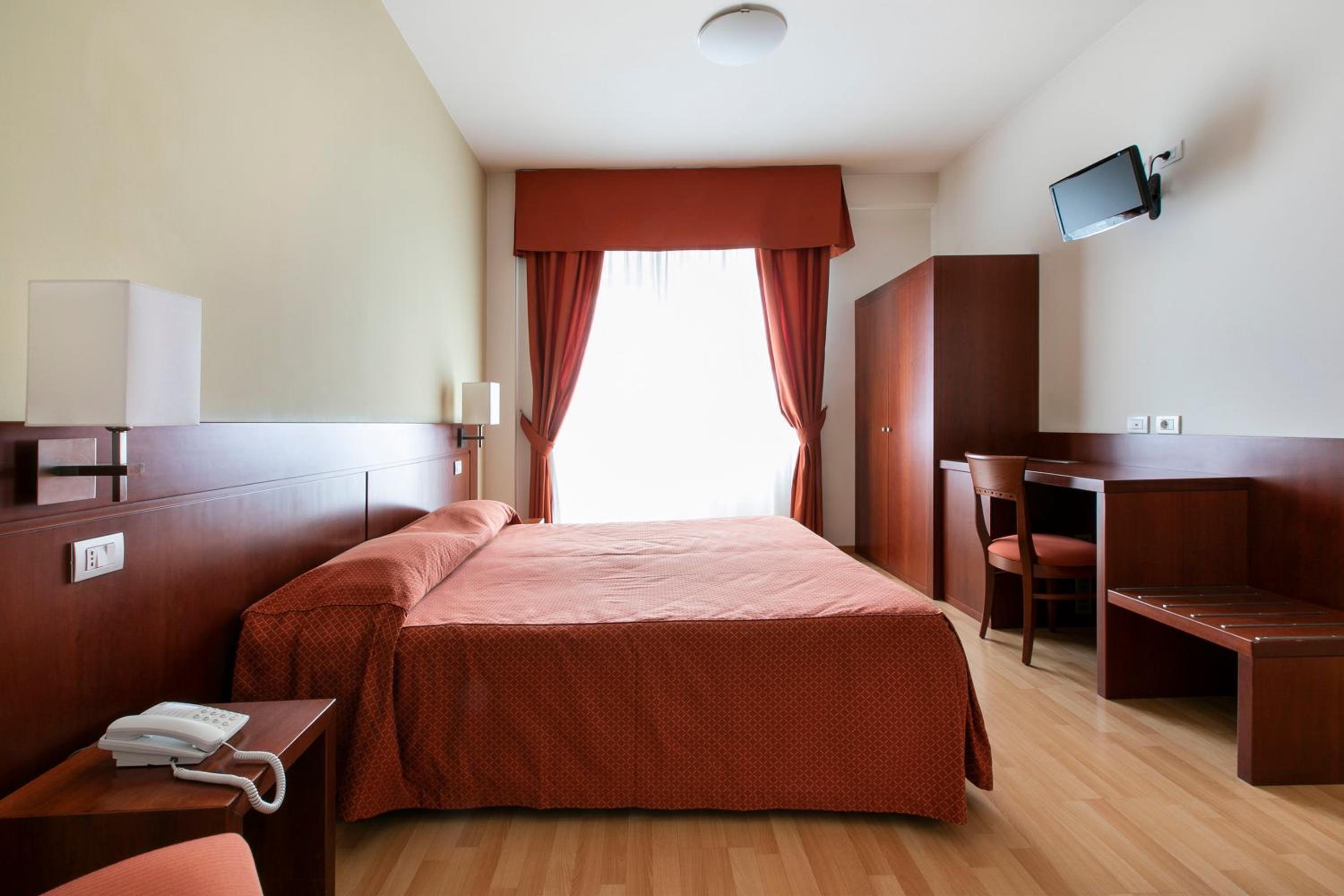 Double or Twin Room photo 1