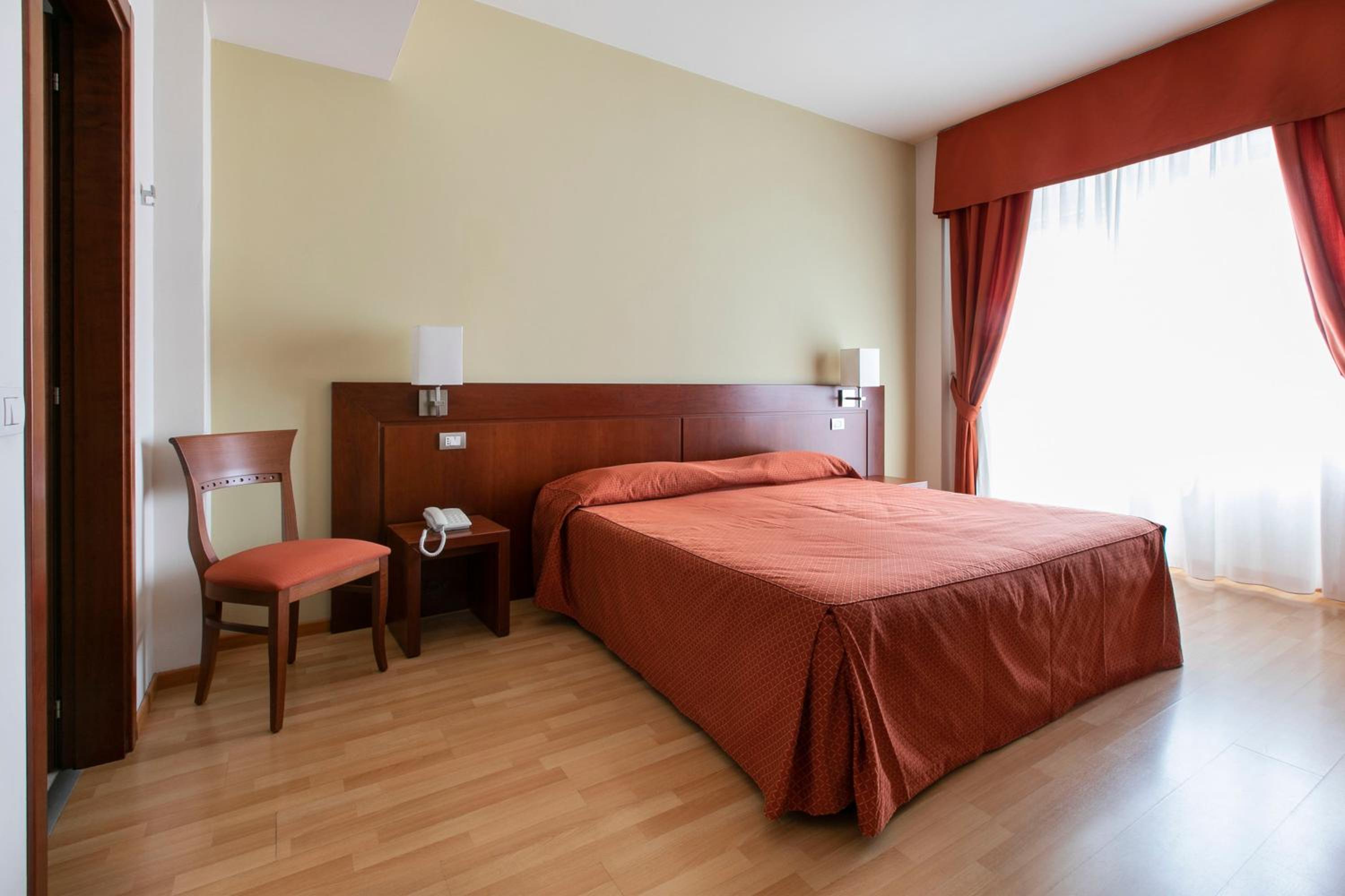 Double or Twin Room photo 2