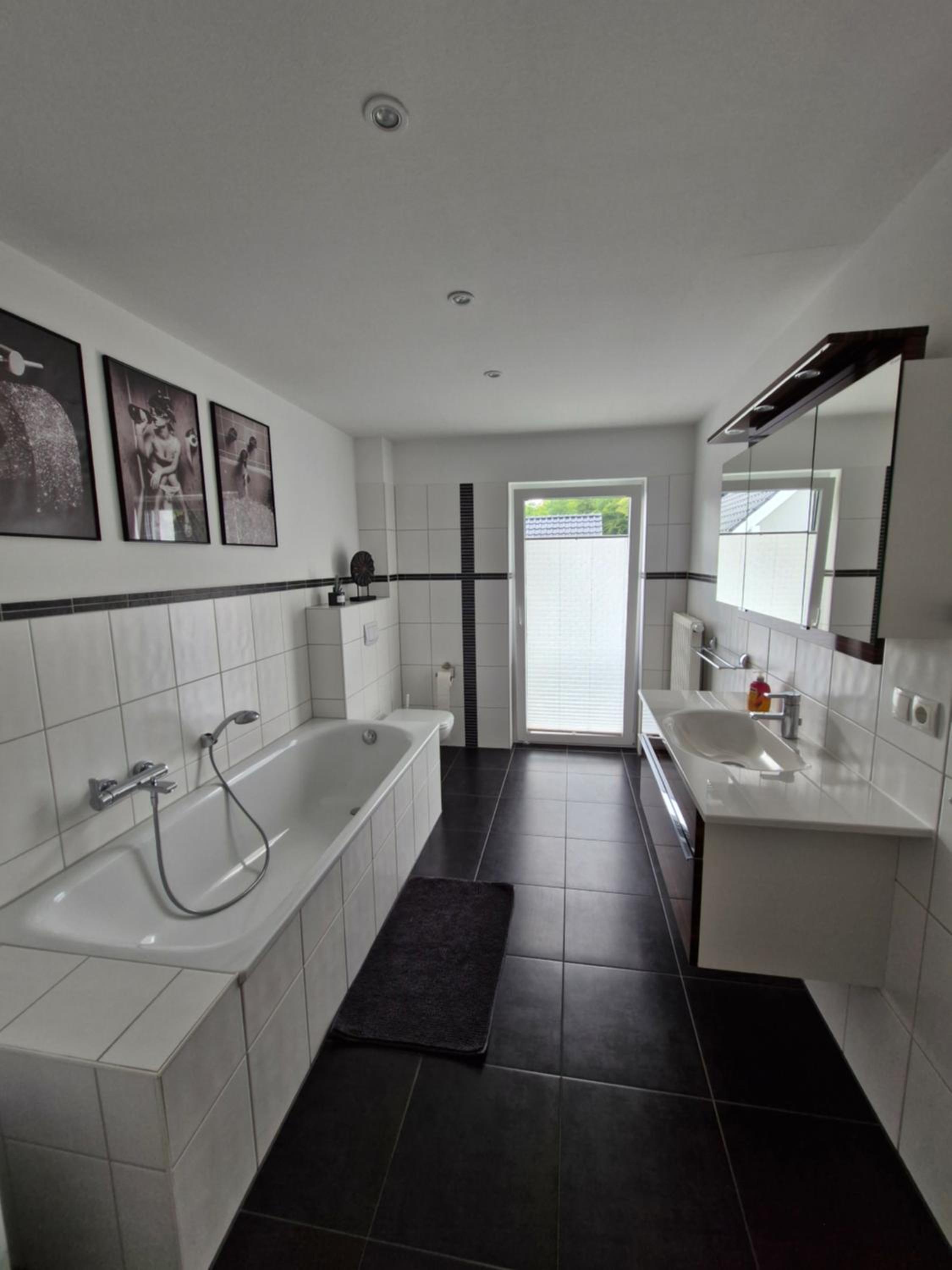 Three-Bedroom Apartment - Photo 22