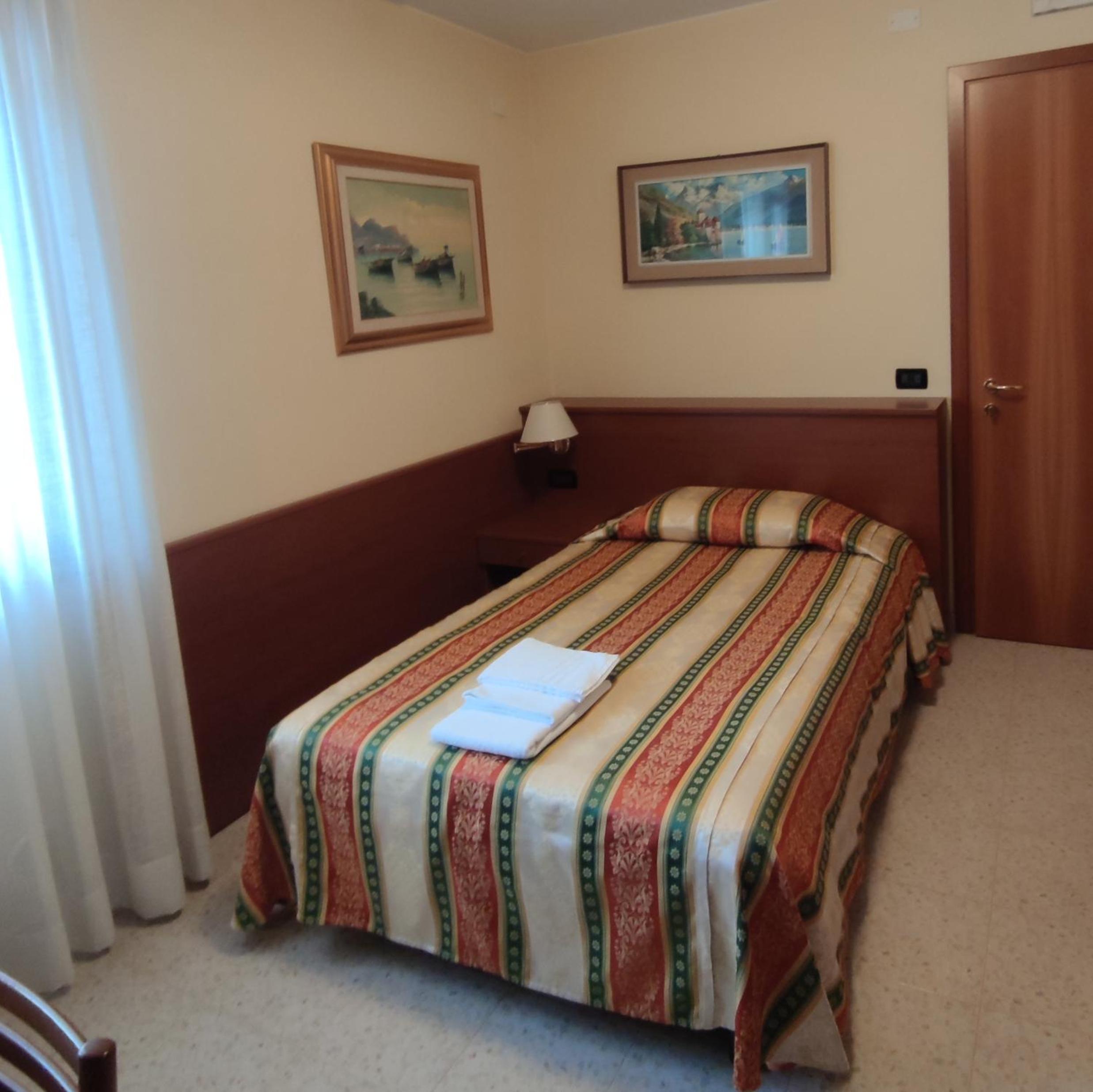 Comfort Triple Room with Shower photo 1