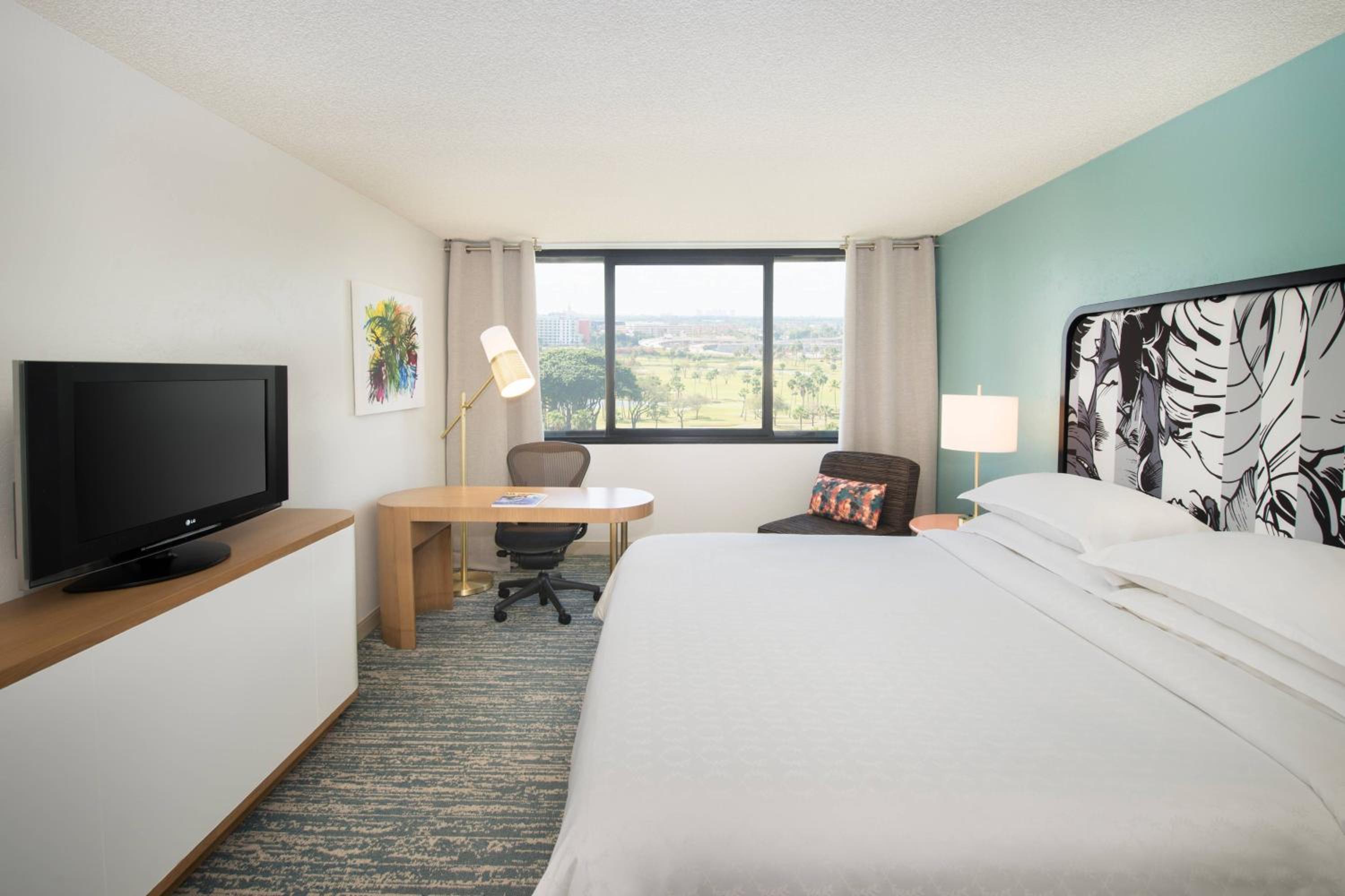 Club level, Guest room, 1 King, Top floor - Photo 2