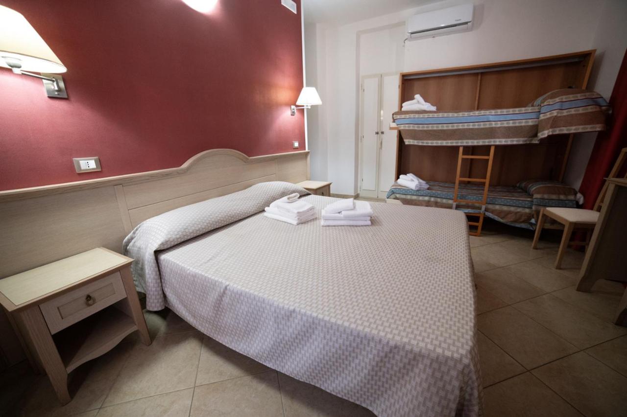 Quadruple Room with Sea View photo 2