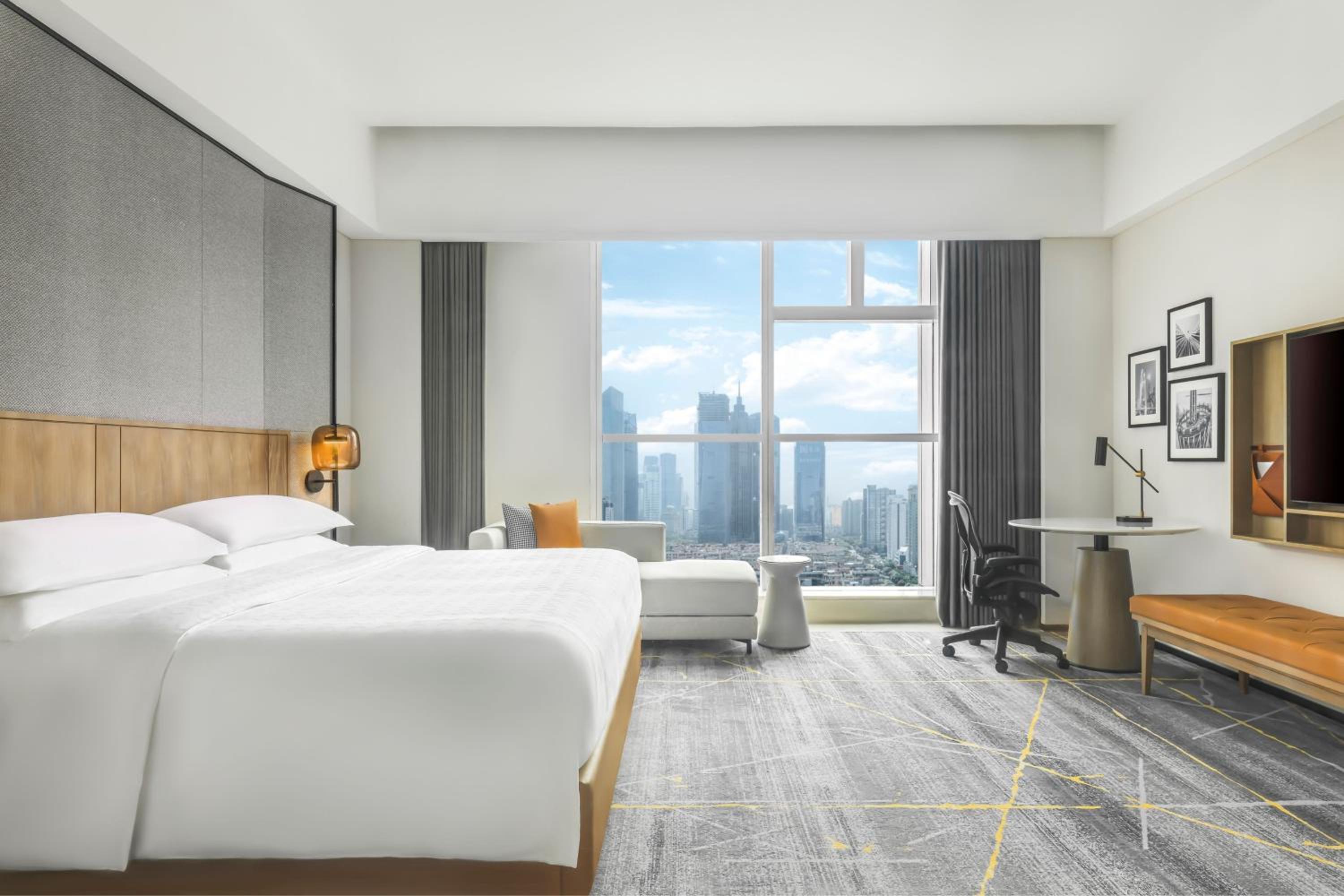 Deluxe, Guest room, 1 King, City view - Photo 7