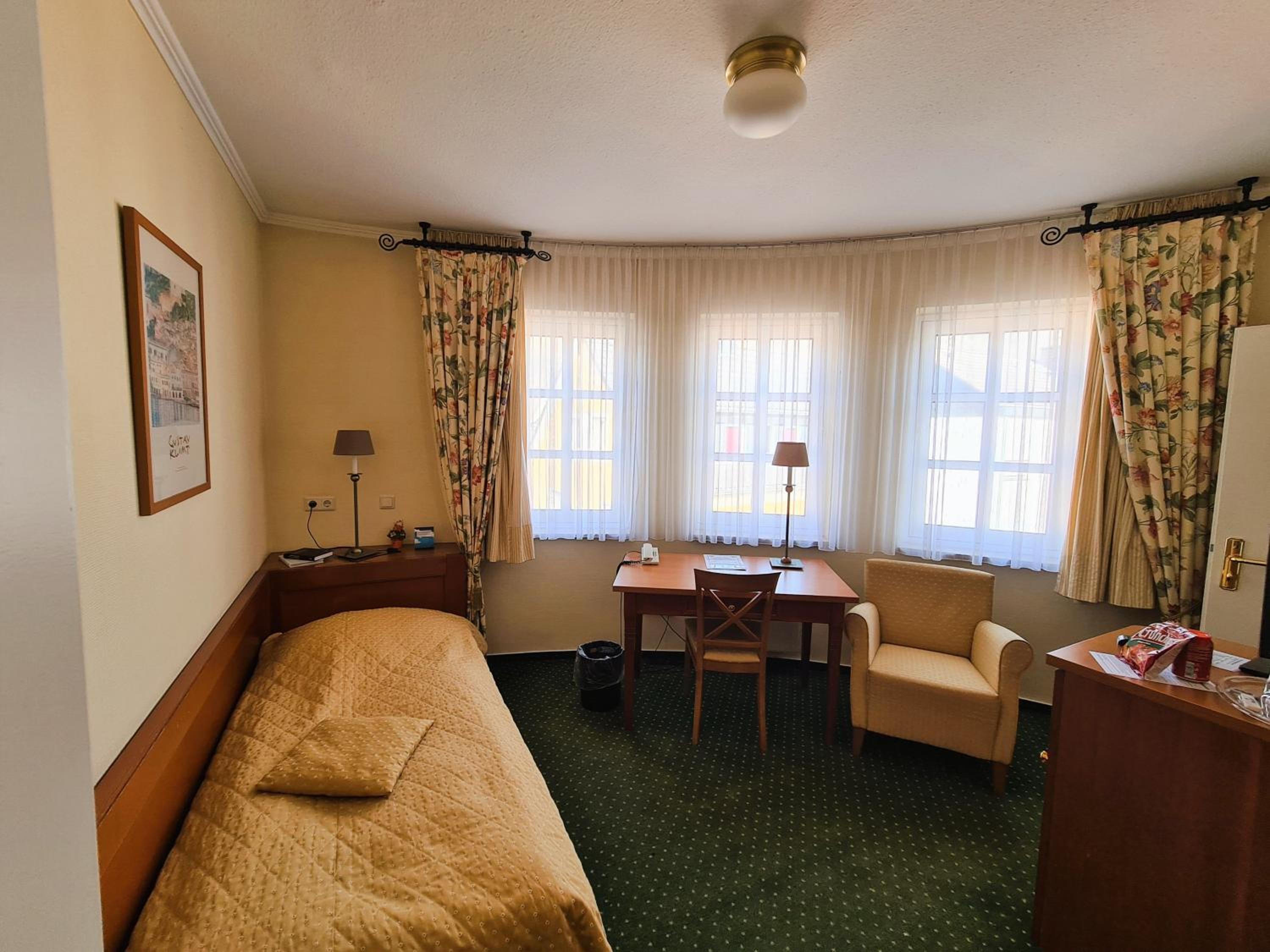 Single Room photo 1