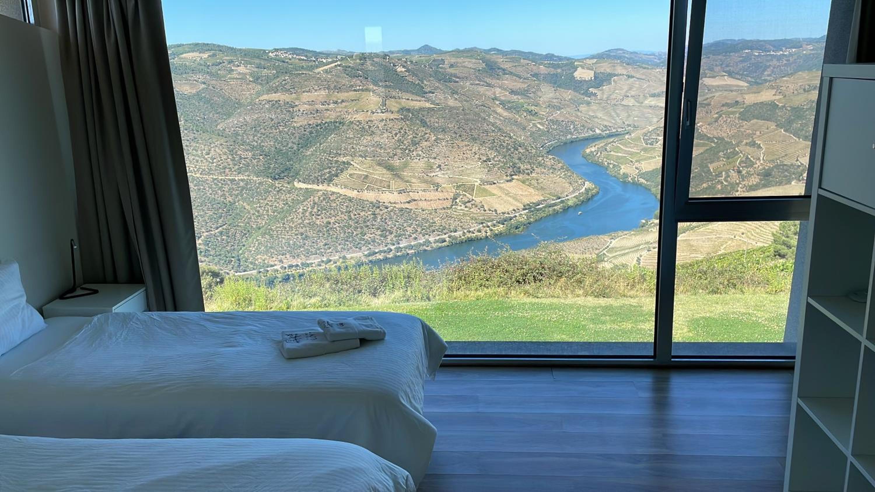 Deluxe Double or Twin Room - Photo 6