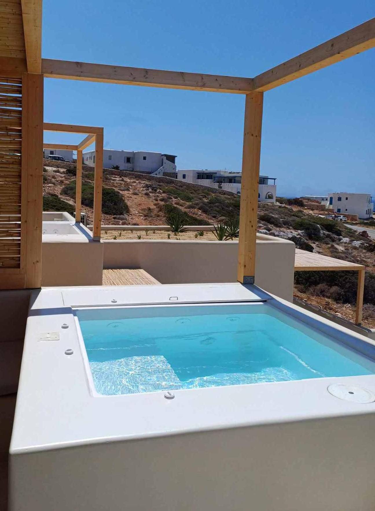 Deluxe Suite with Spa Bath photo 3