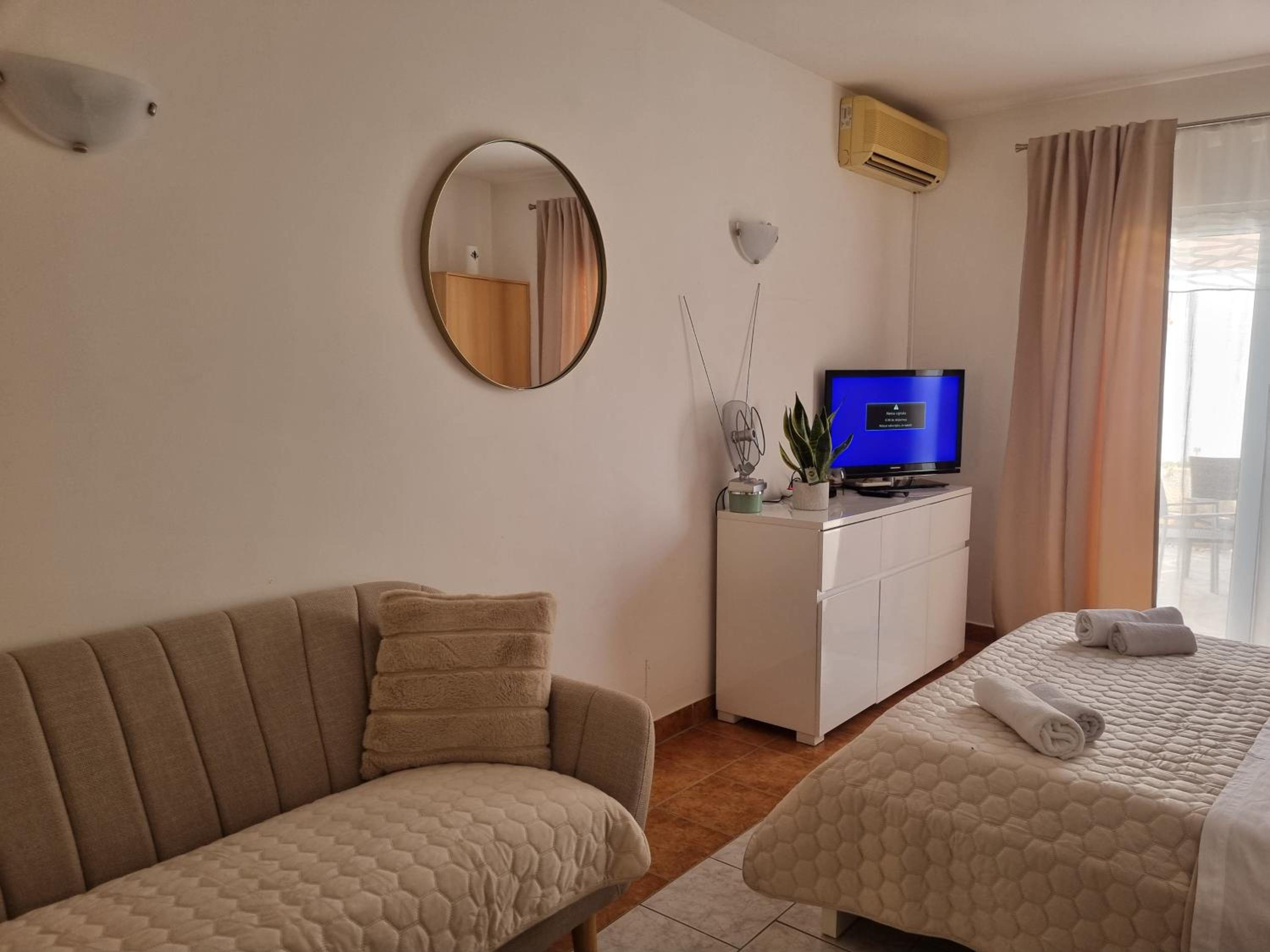 Studio Apartment photo 2