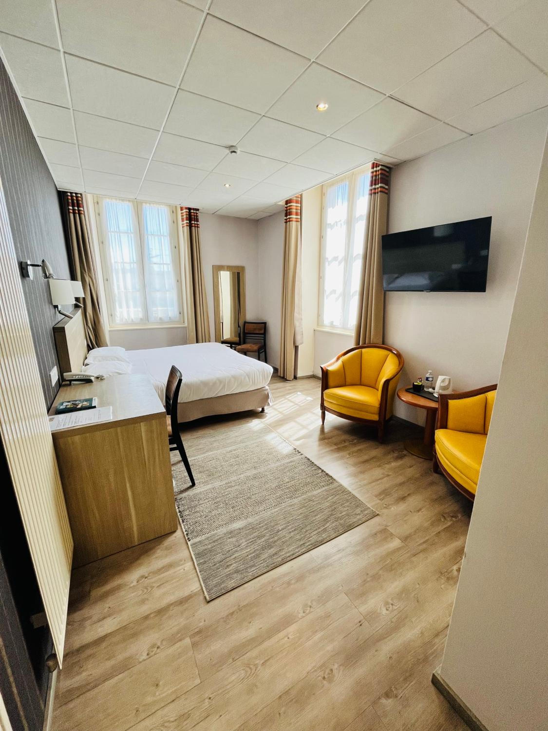 Deluxe Double Room photo 3