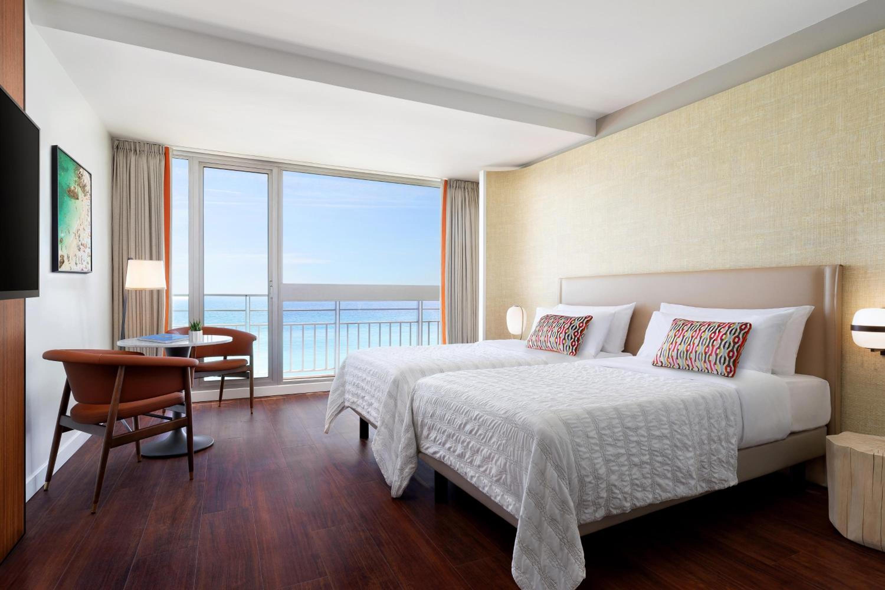 Deluxe room with Sea view, Twin Bed - Photo 1