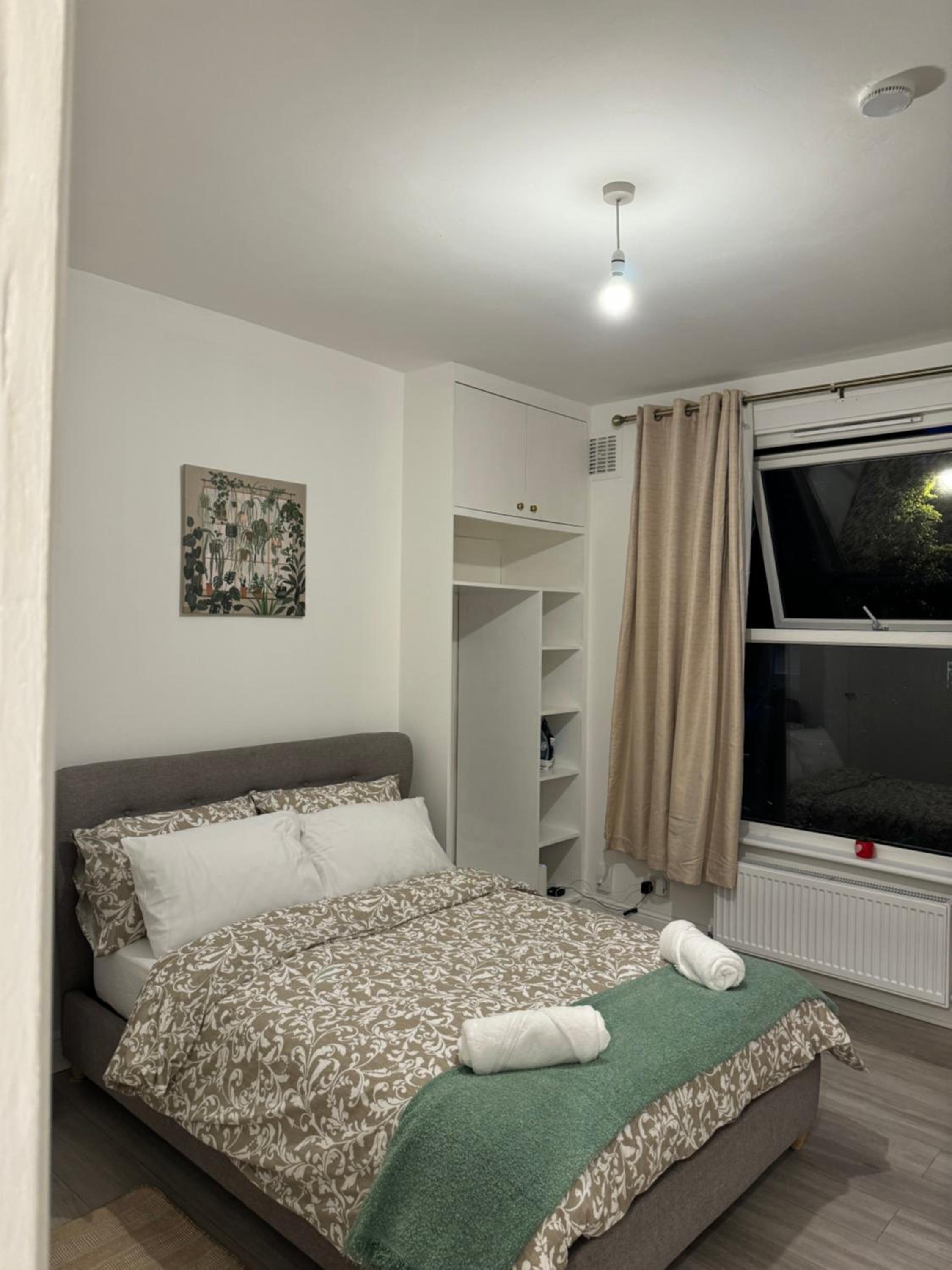 One-Bedroom Apartment photo 2