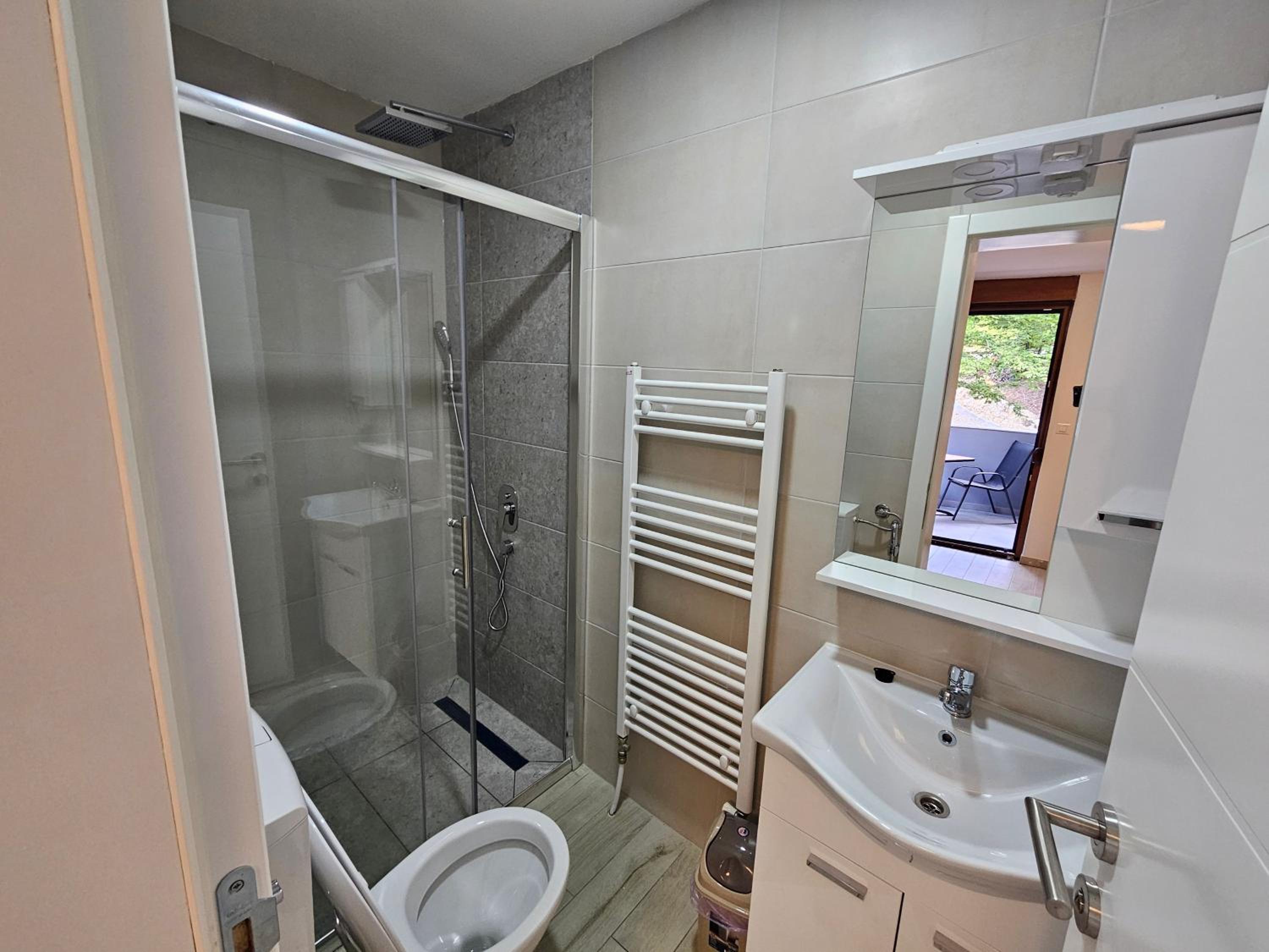 Double Room with Balcony - Photo 3