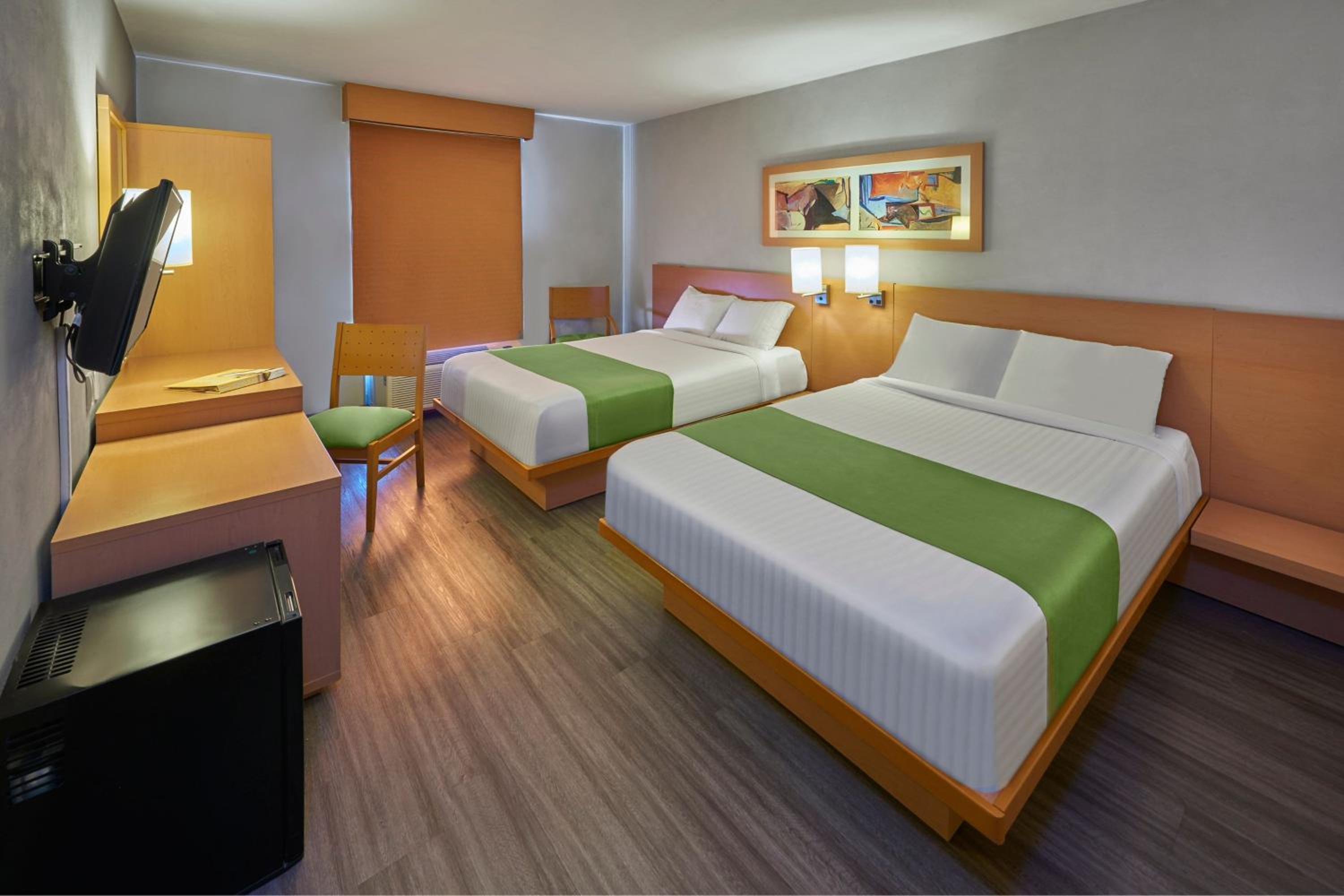 Double Room with Two Double Beds - Photo 6