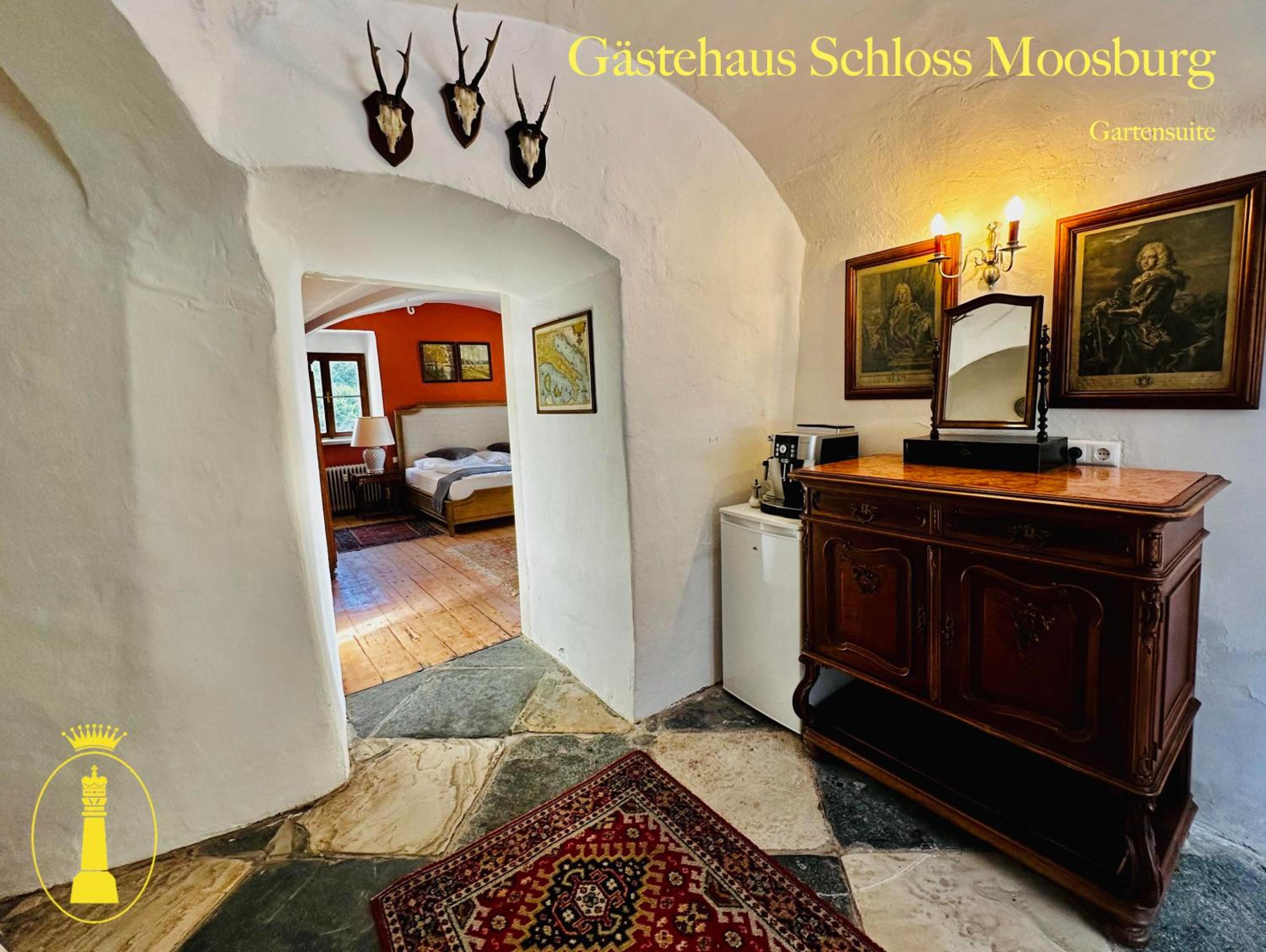 Deluxe Double Room with Shower - Photo 4