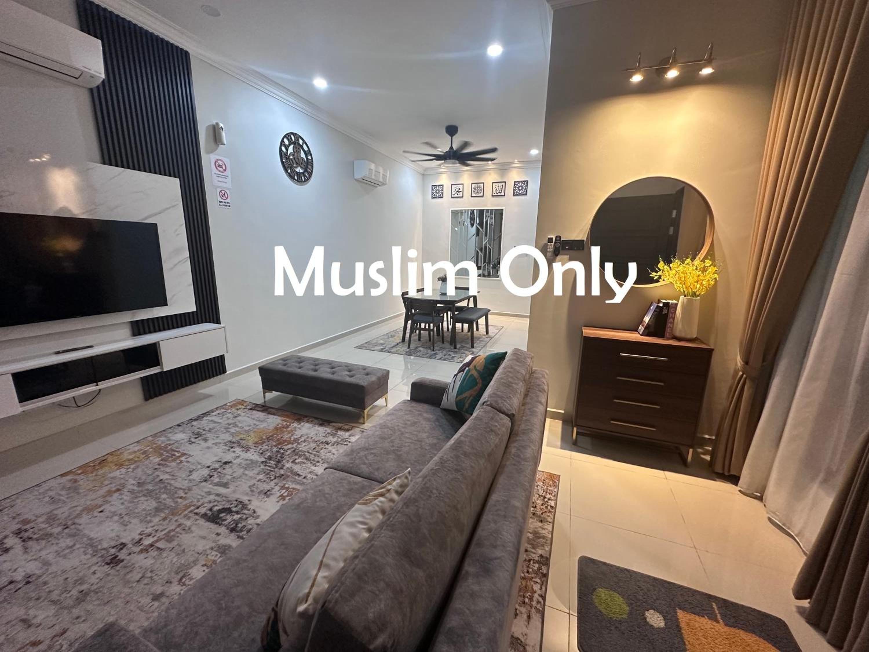 Three-Bedroom House photo 1