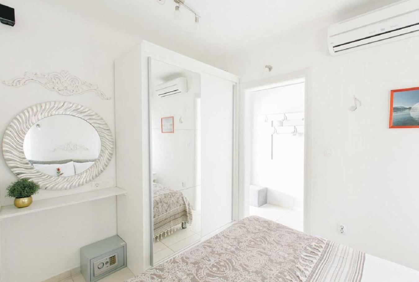 One-Bedroom Apartment with Sea View and Terrace