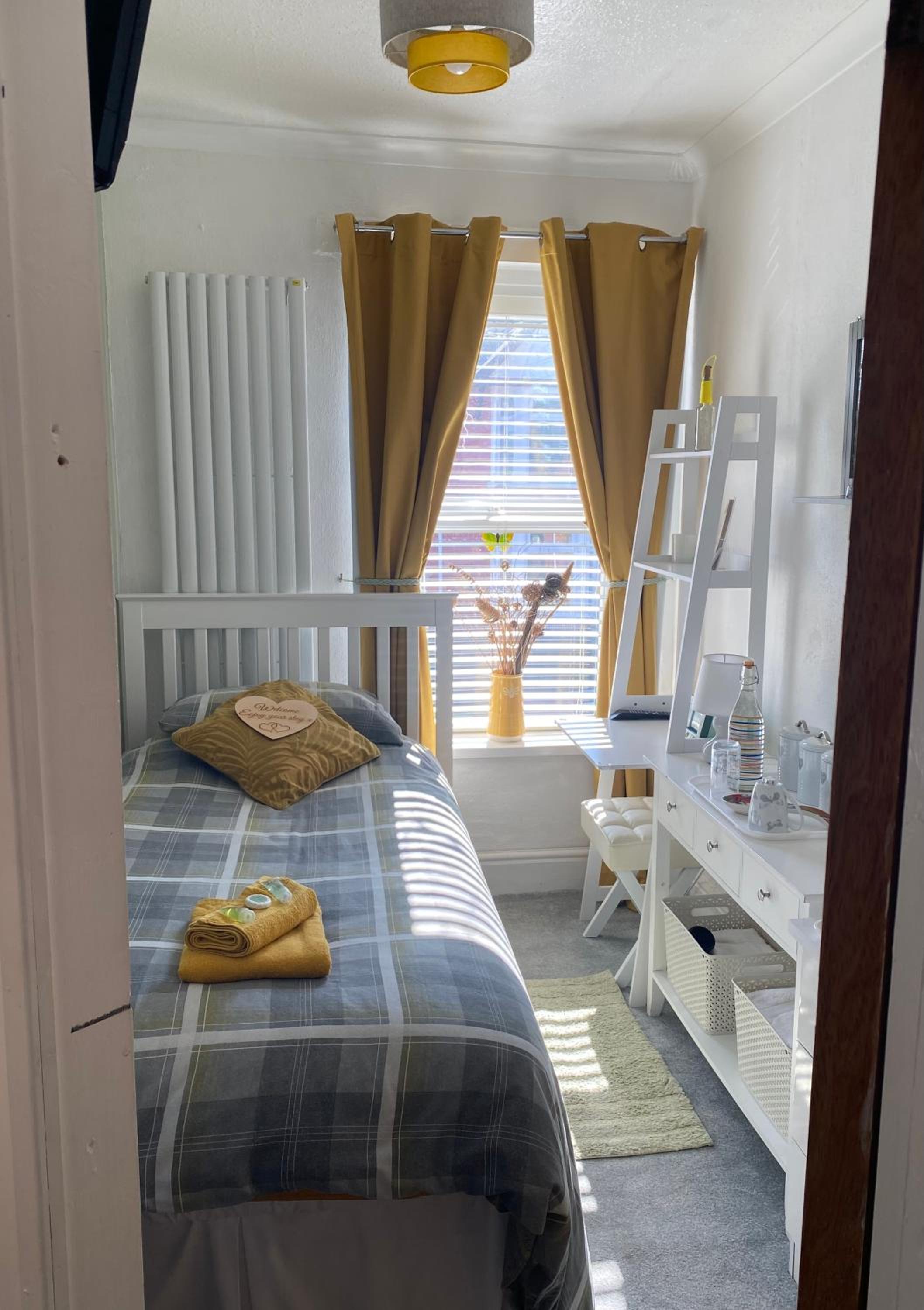 Single Room with Shared Bathroom