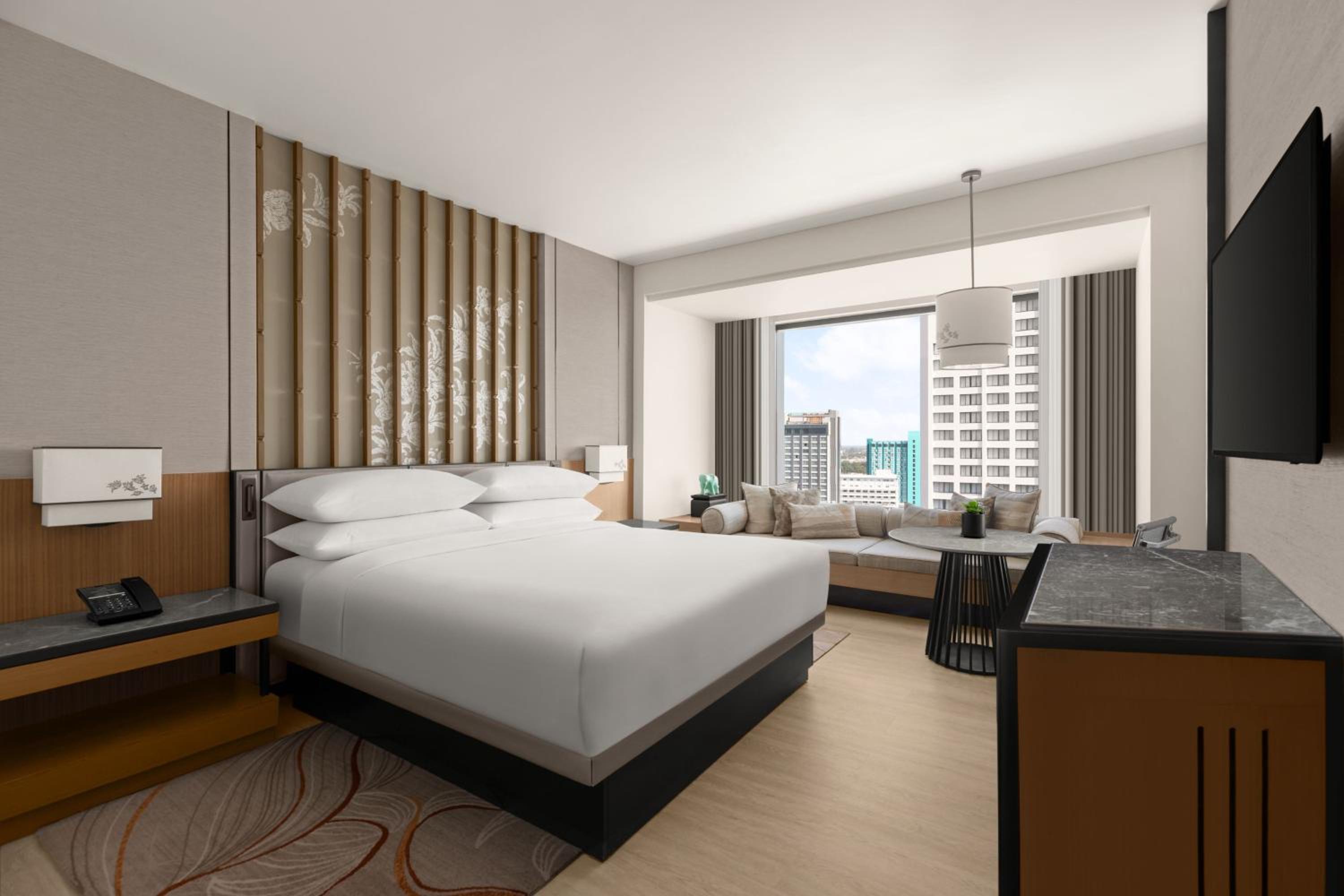 Club Room - King Bed - High Floor - Club Lounge Access - Photo 2