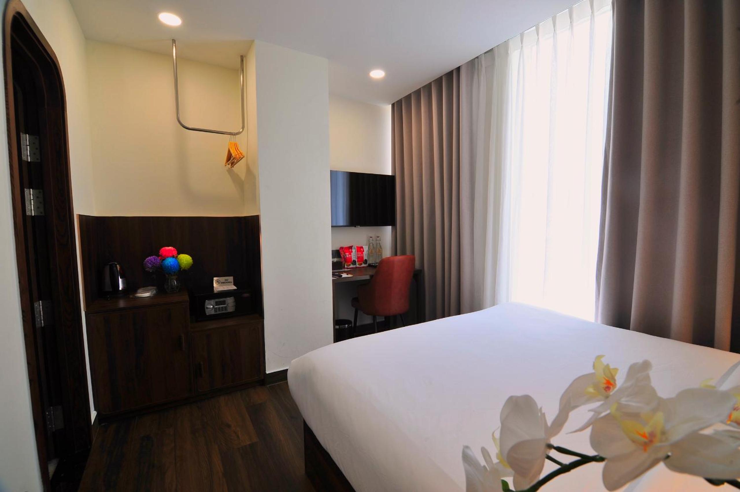 Executive King Room - City View photo 3