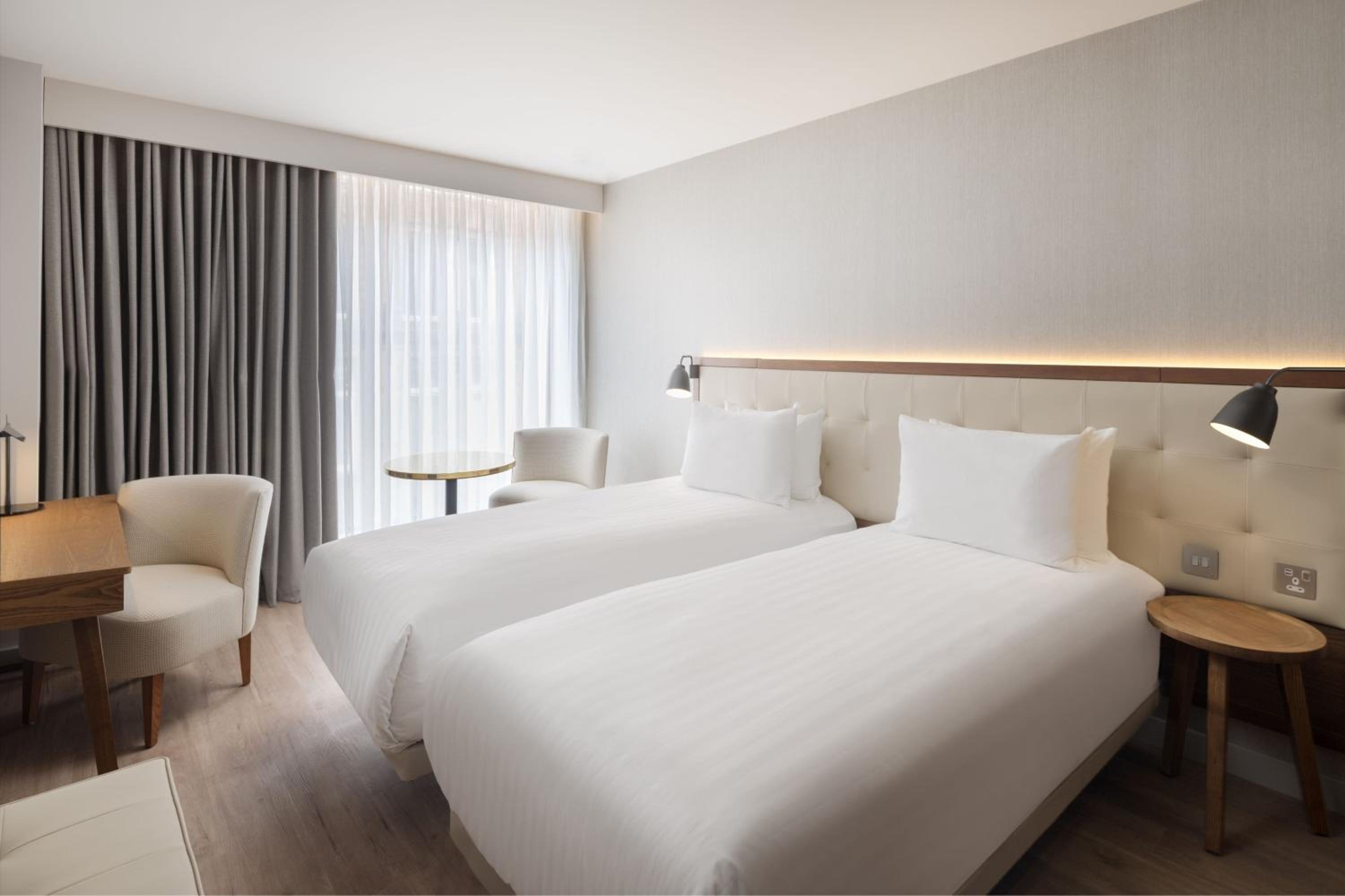 Standard Twin Room - Photo 8