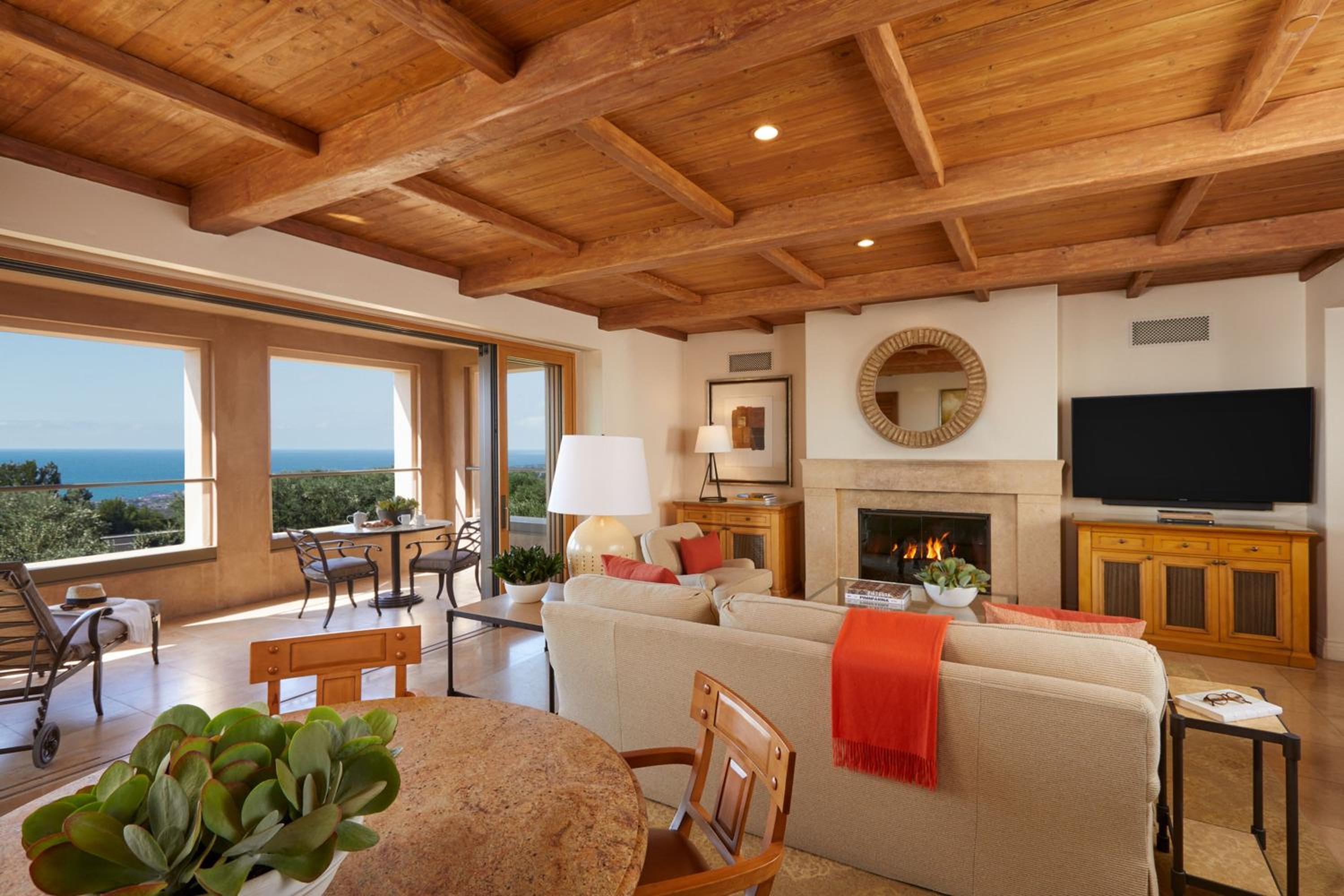 Three-Bedroom Villa with Balcony - Ocean View photo 2