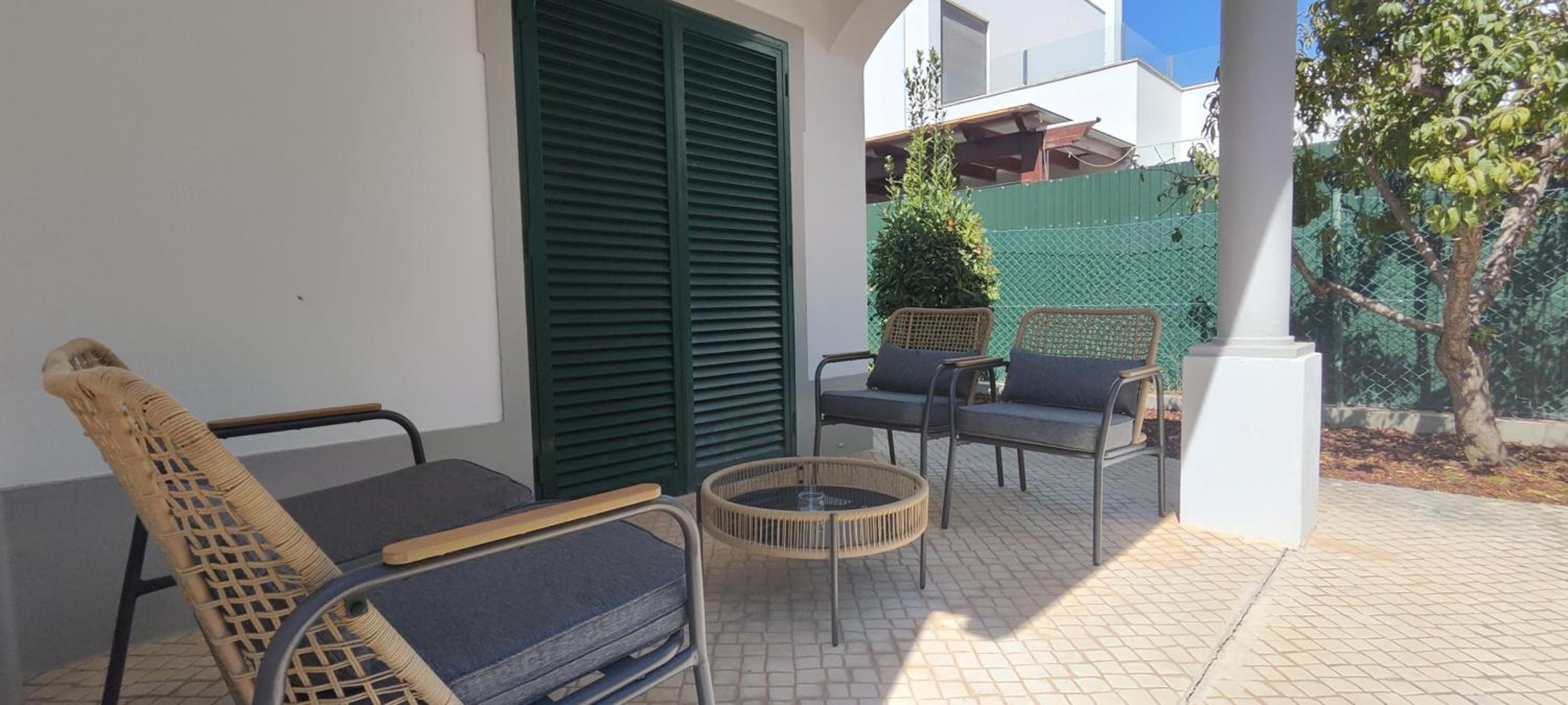 Three-Bedroom Apartment with Private Pool photo 2