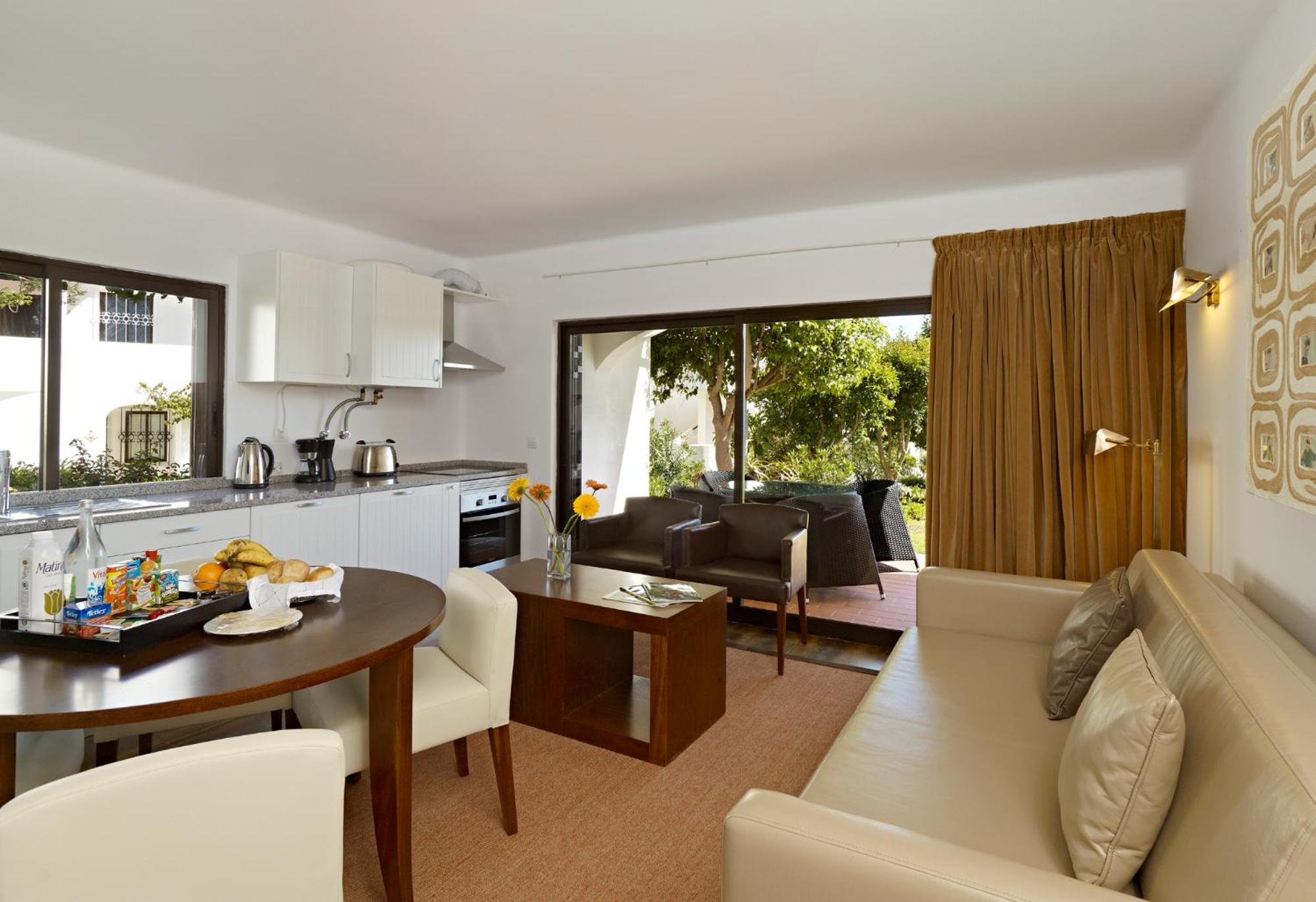 One-Bedroom Apartment - Photo 6