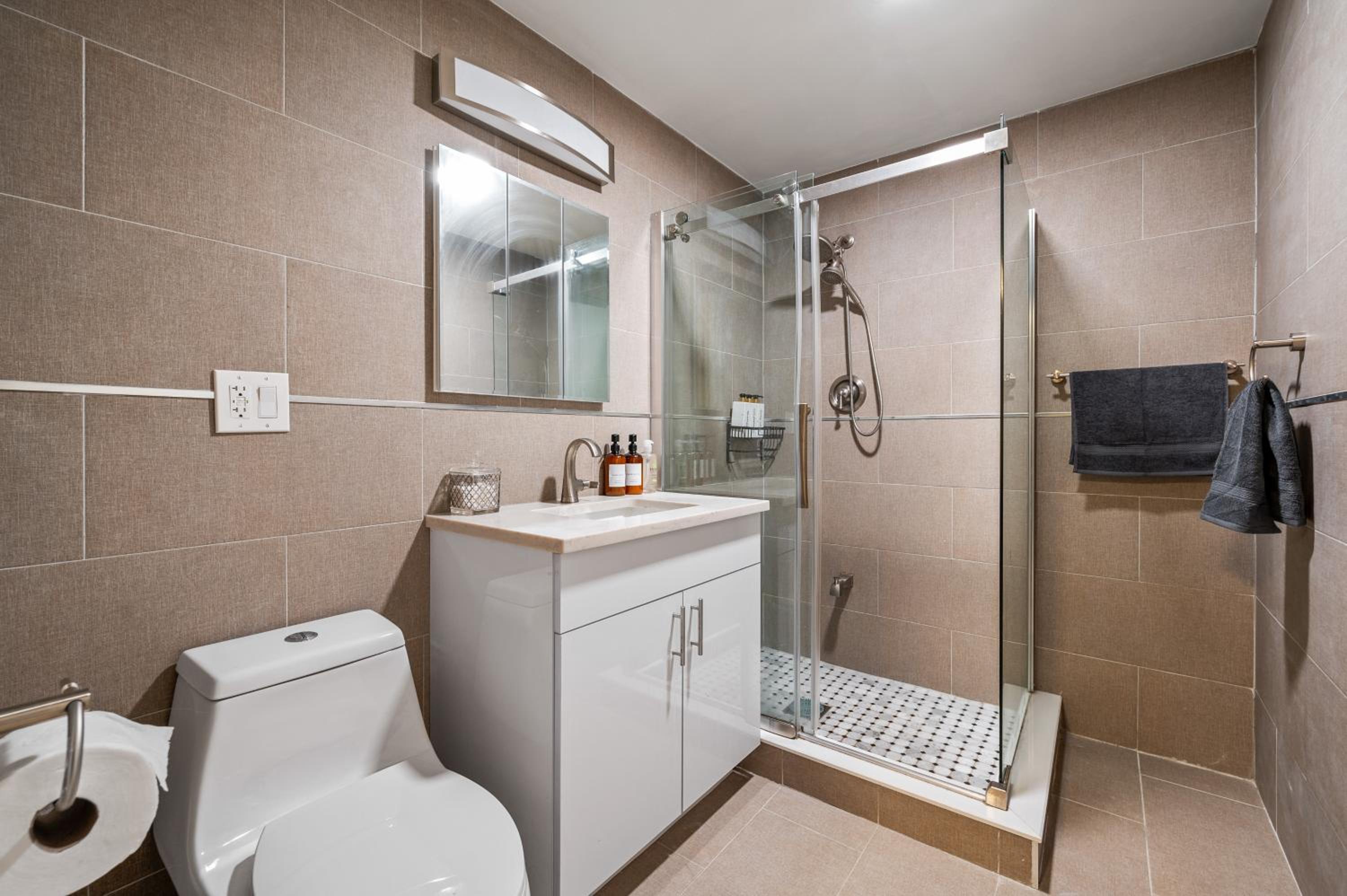 Three-Bedroom Suite photo 1