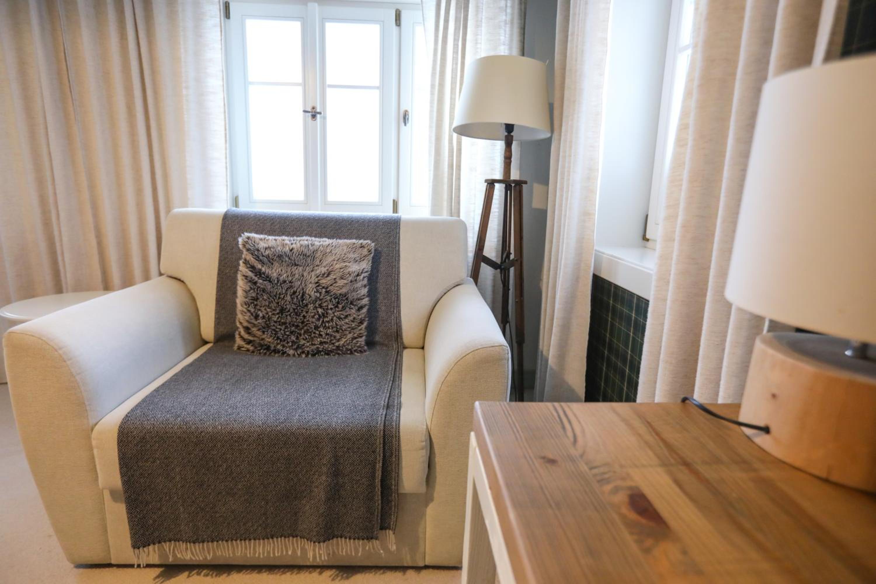Deluxe Double Room with Extra Bed photo 2