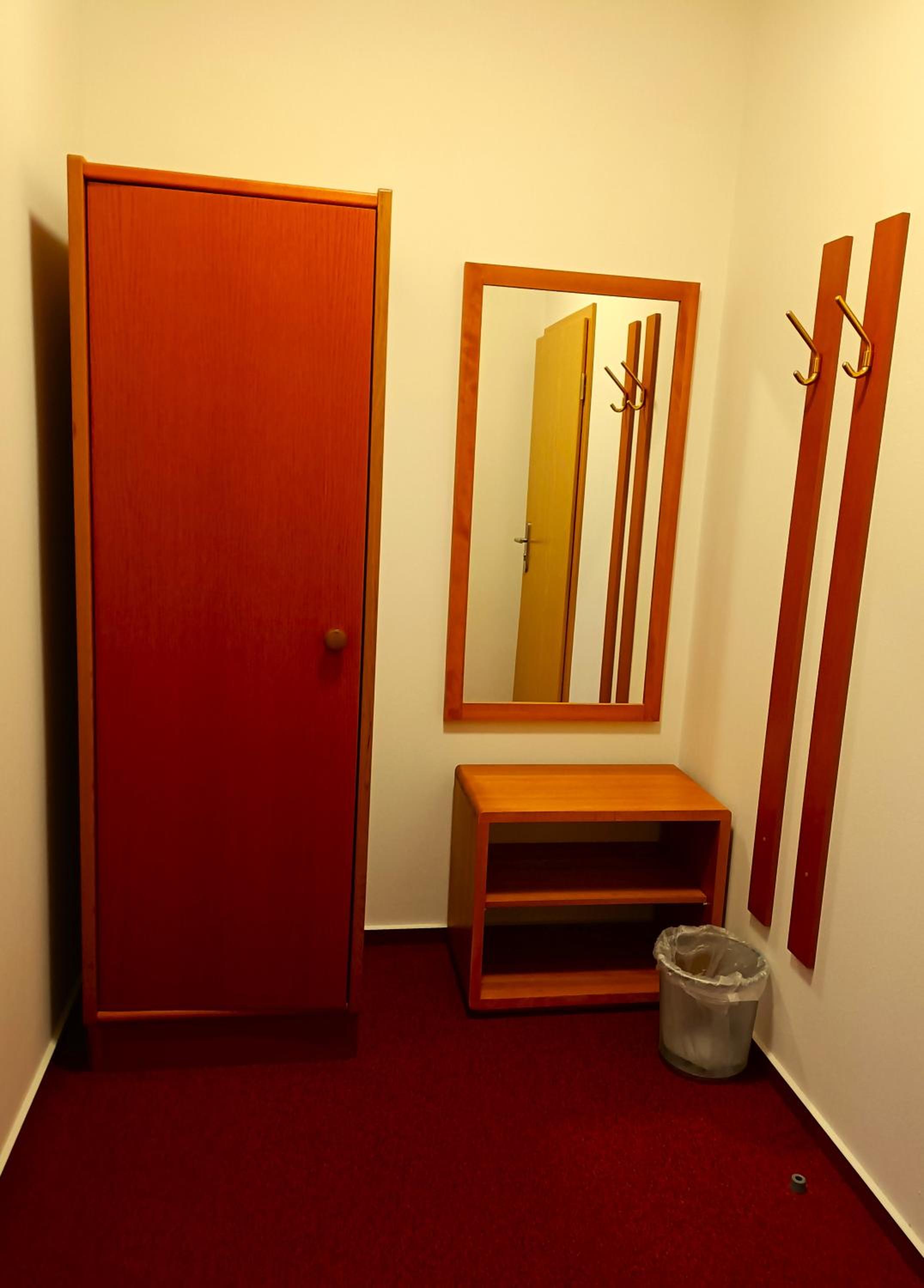 Single Room with Bathroom photo 1
