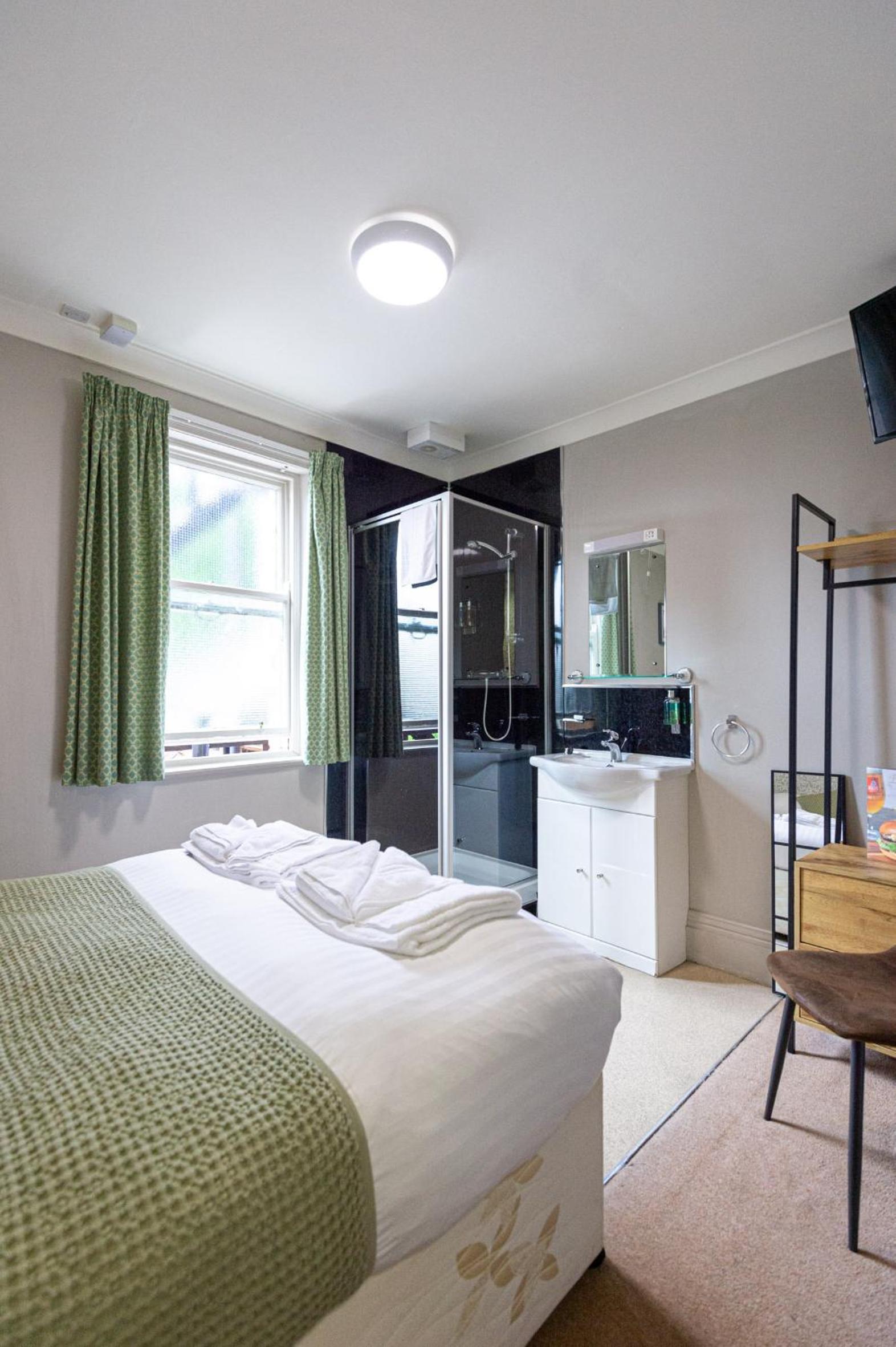 Double Room with Shared Bathroom photo 1