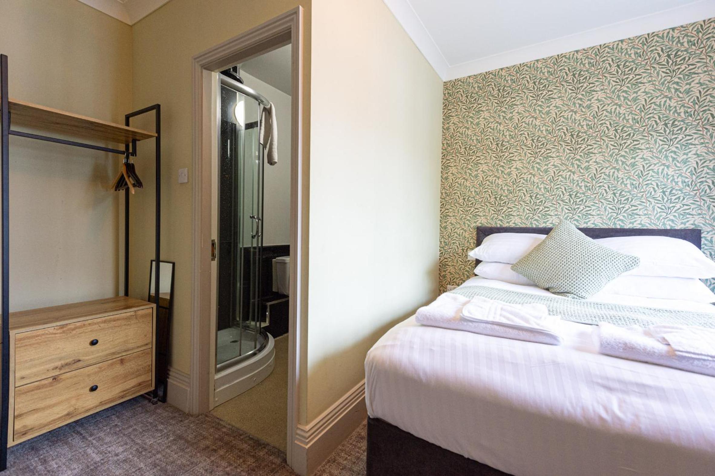 Standard Double Room - Photo 3