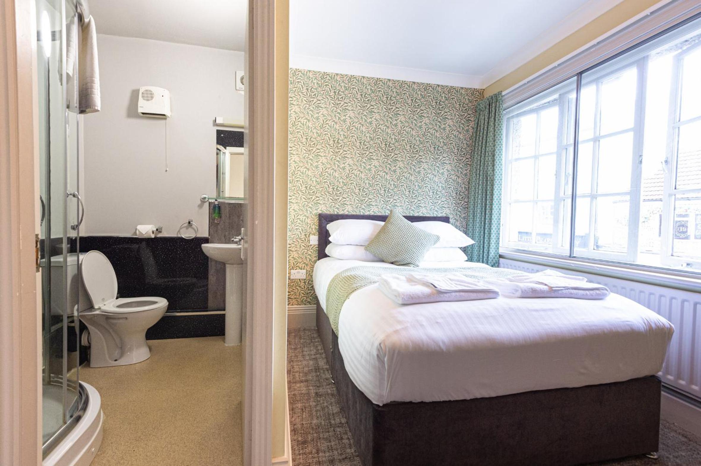 Standard Double Room - Photo 14