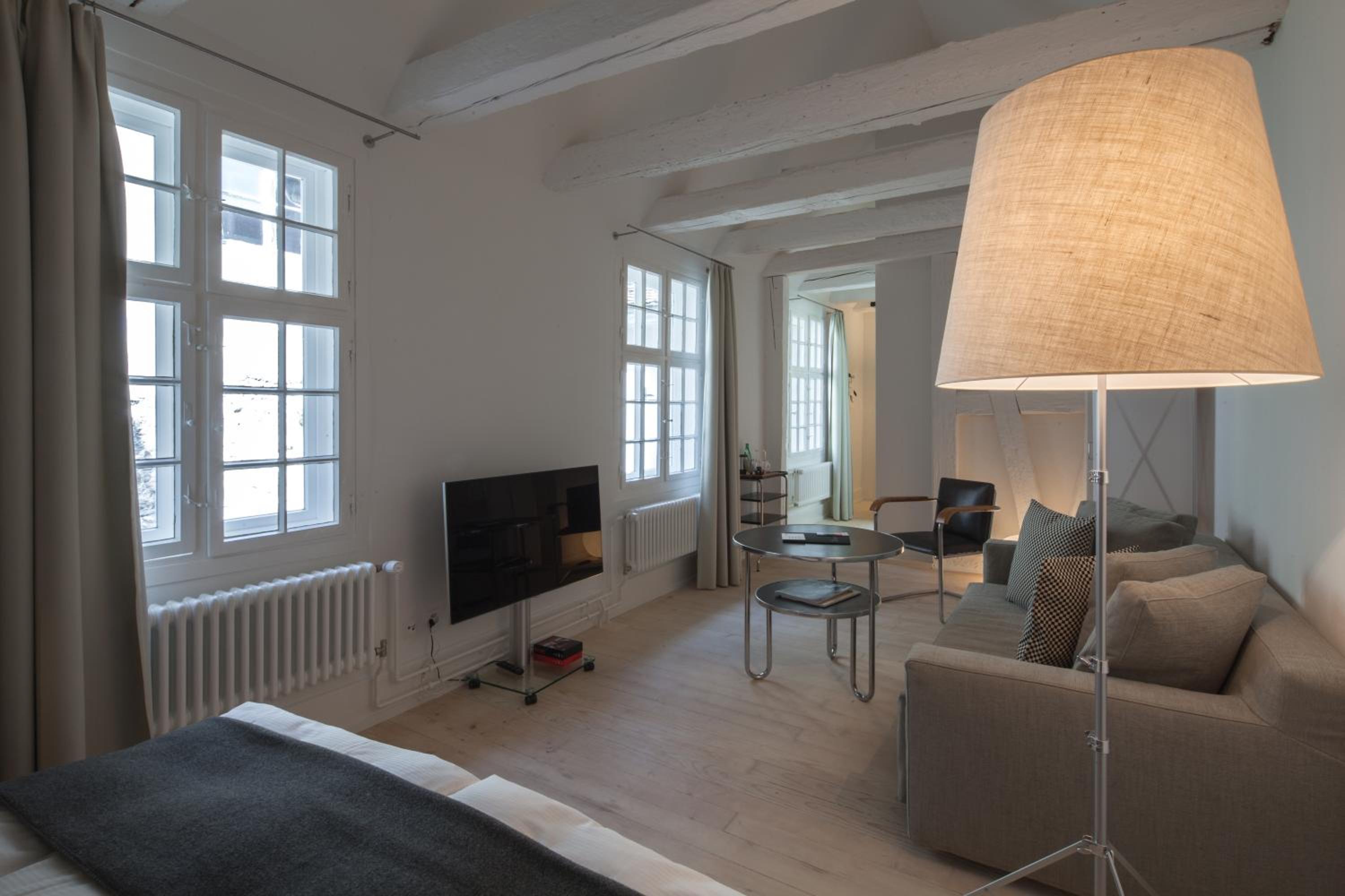 Premium Design Room - Photo 8