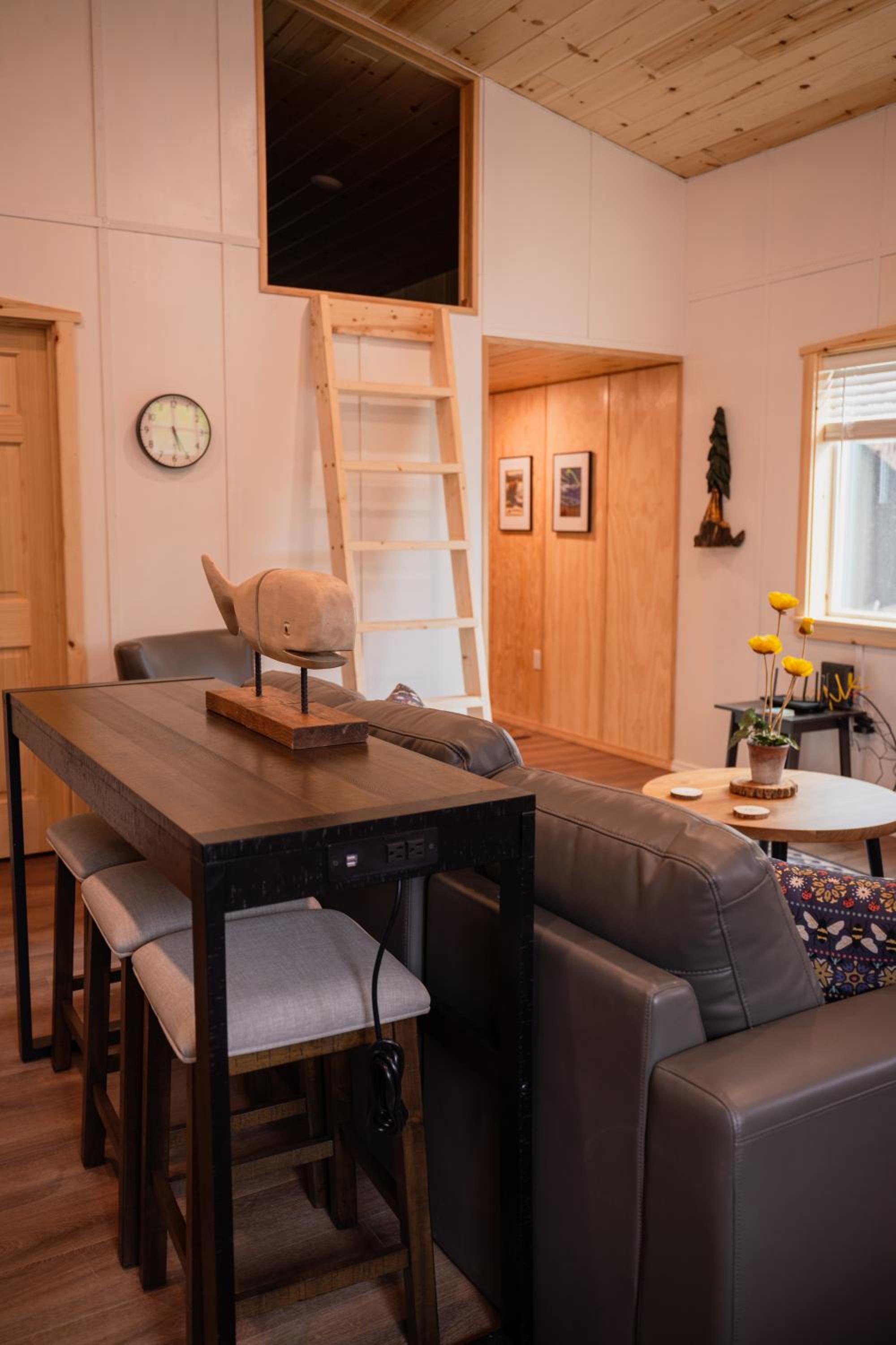 Three-Bedroom House photo 3