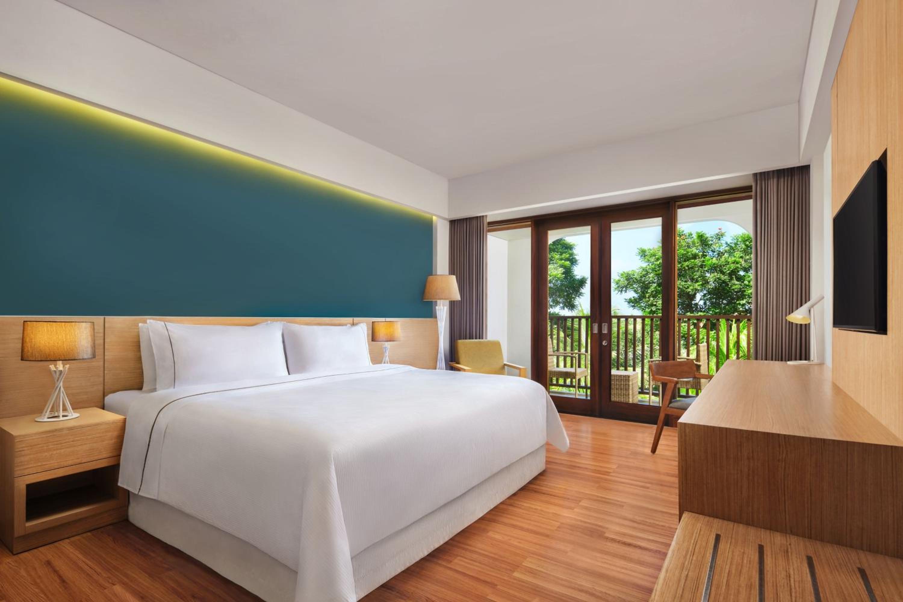 Deluxe Room, Guest room, 1 King, Garden view, Balcony with Daily Shuttle to Monkey Forest, Daily Yoga, Free Bike to borrow,  Free Family Activity and 24 Hour access to Motion Fitness Center