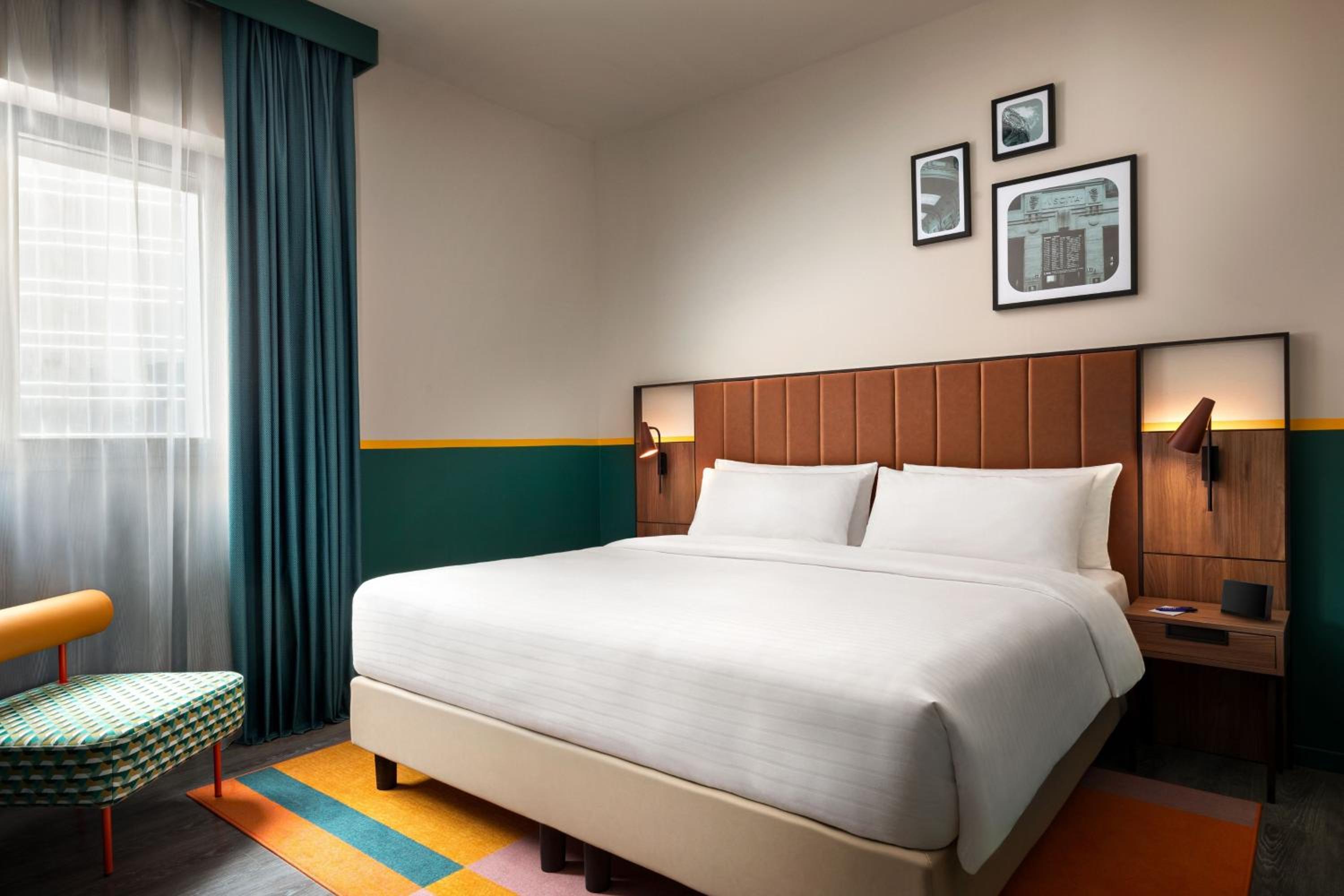 King Suite with Sofa Bed thumbnail 5