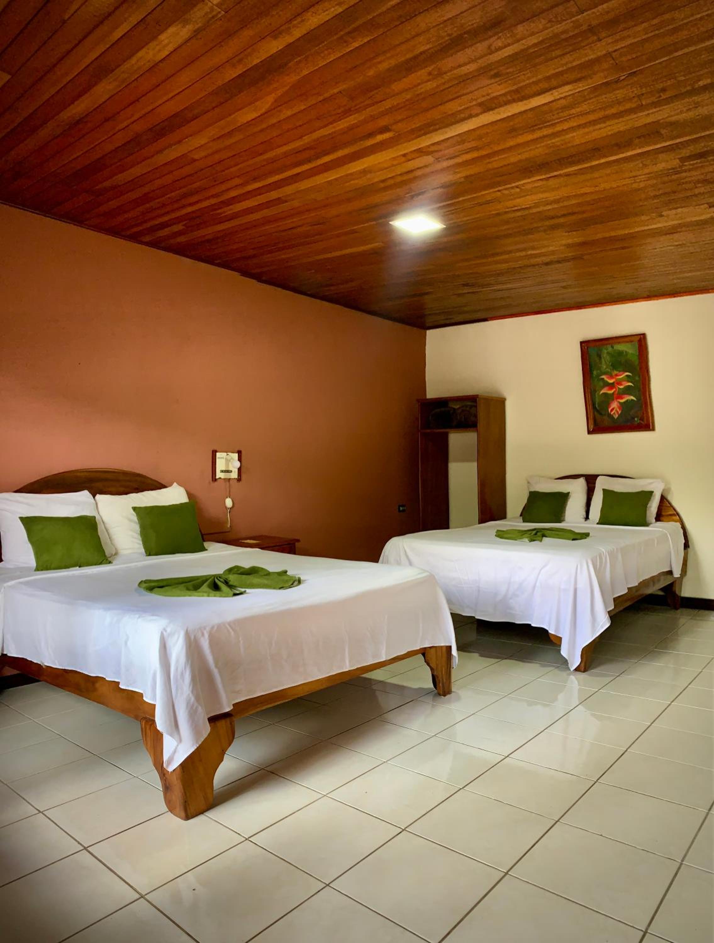 Deluxe Double Room with Two Double Beds - Photo 11