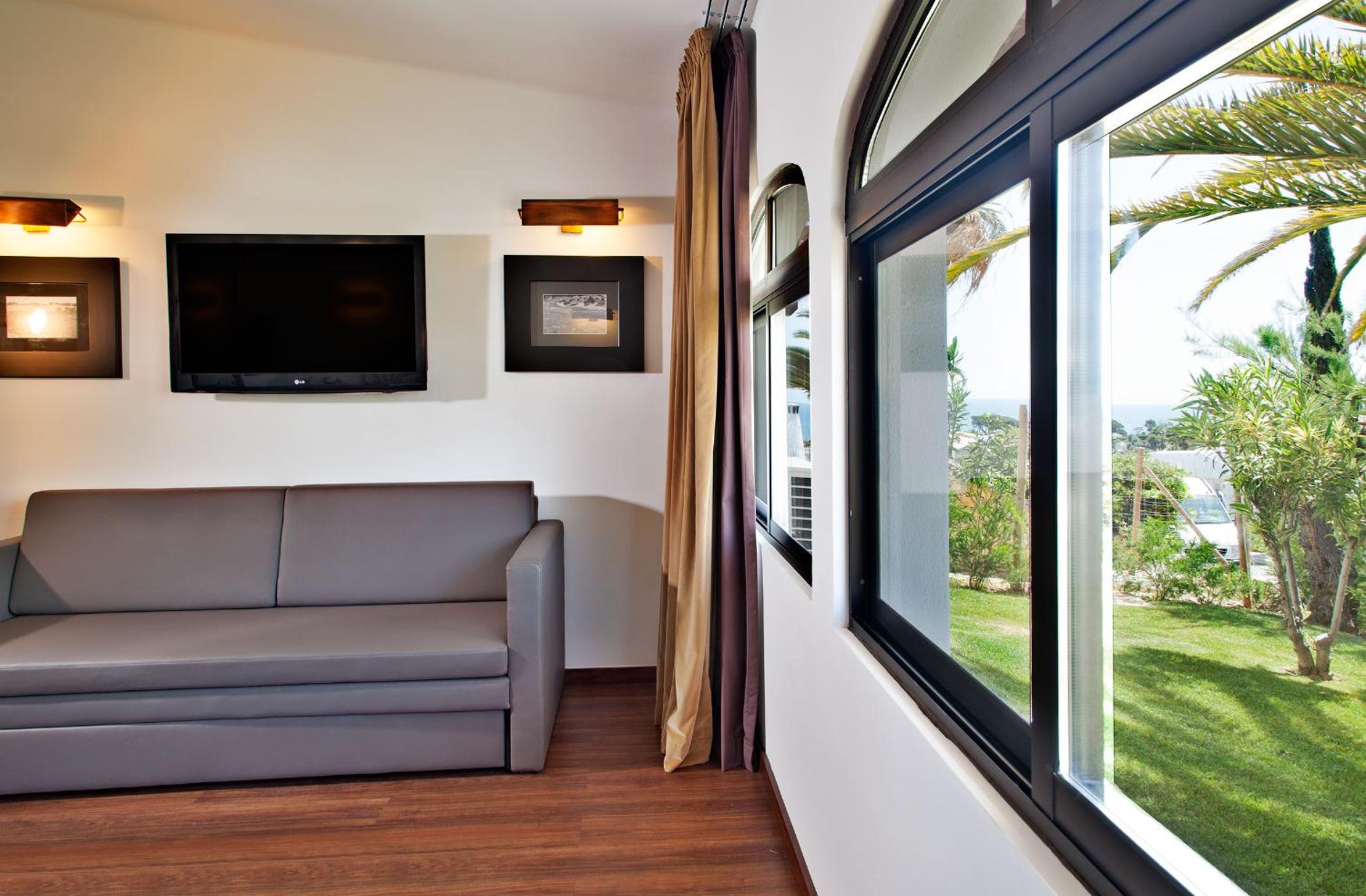 Double Room - Photo 8