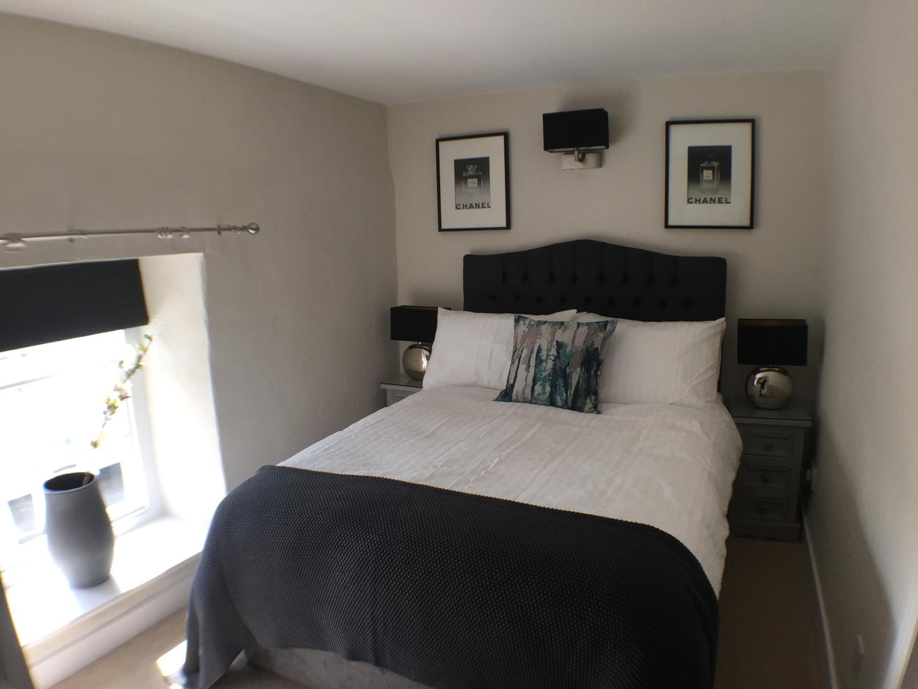 Three-Bedroom House photo 2