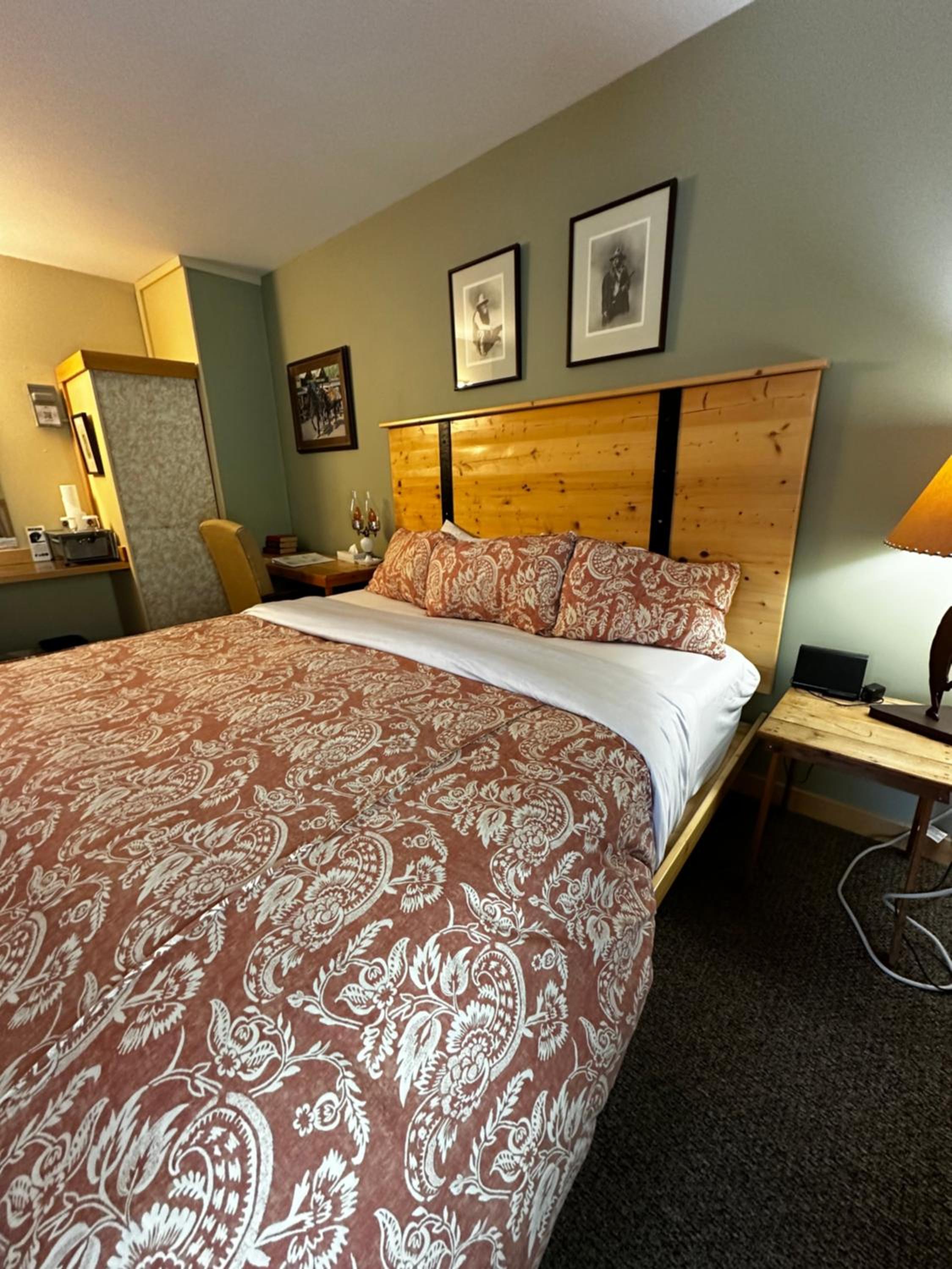 Deluxe King Room