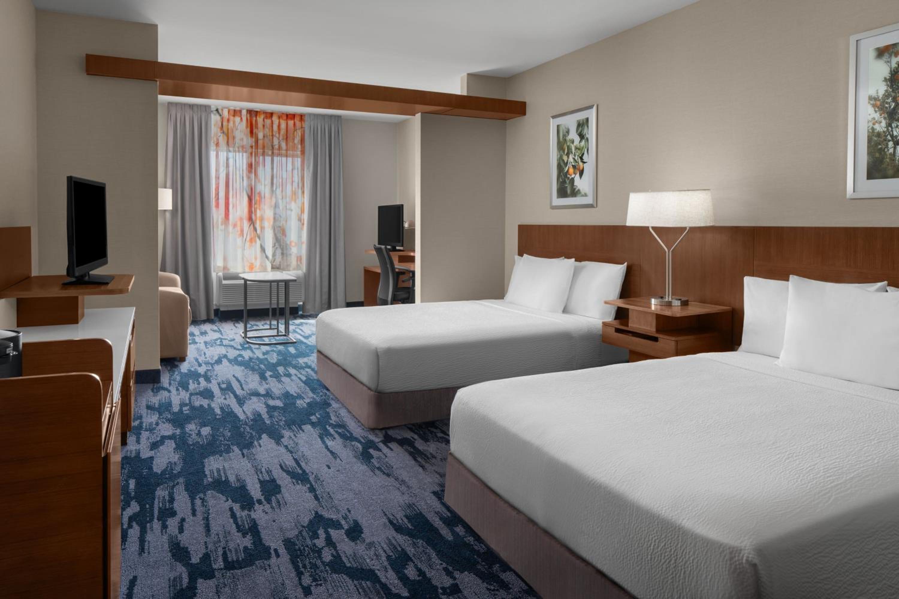 Executive Suite with Two Queen Beds with Sofa Bed and Transfer Shower - Mobility and Hearing Accessible photo 3
