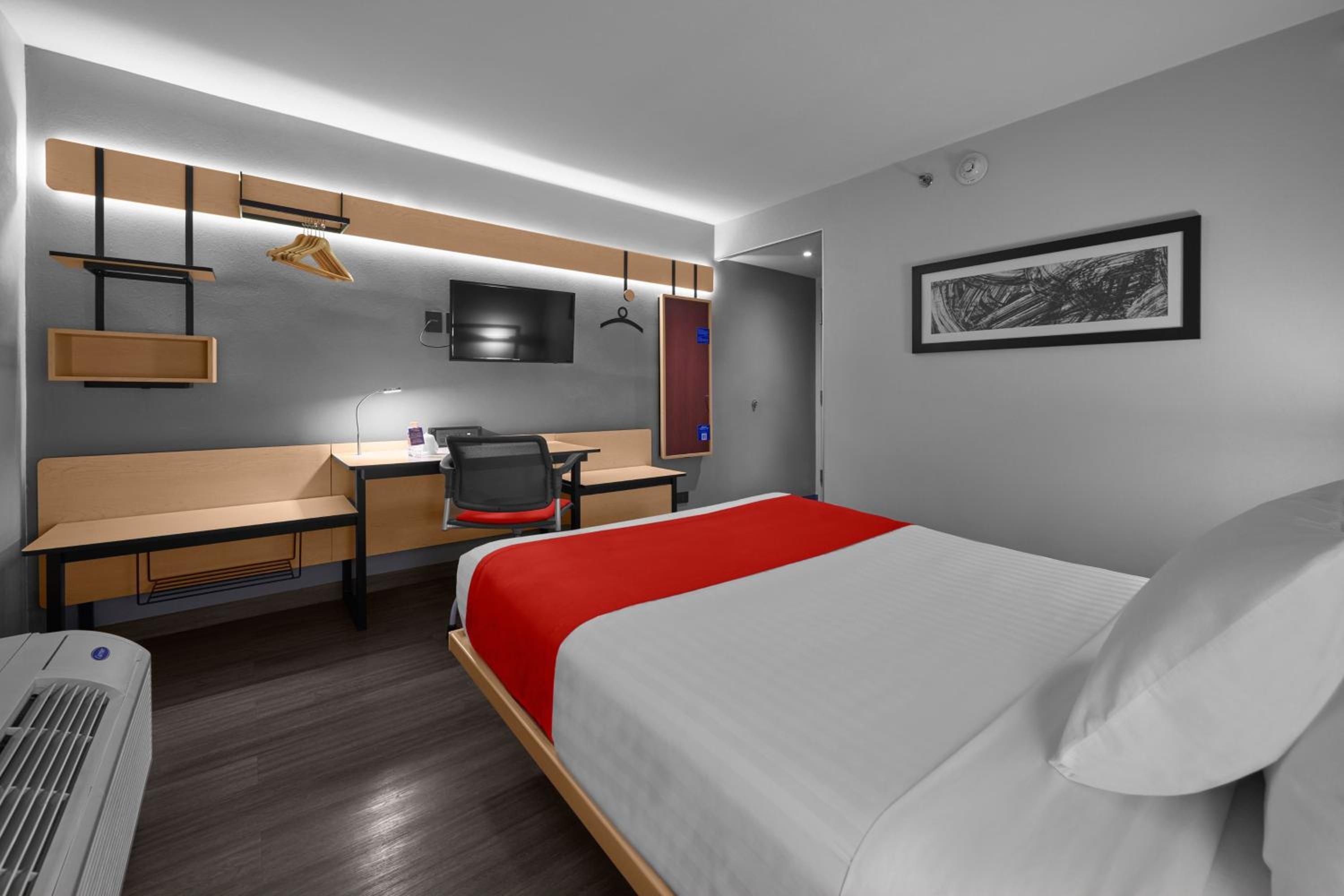 Queen Room - Photo 5