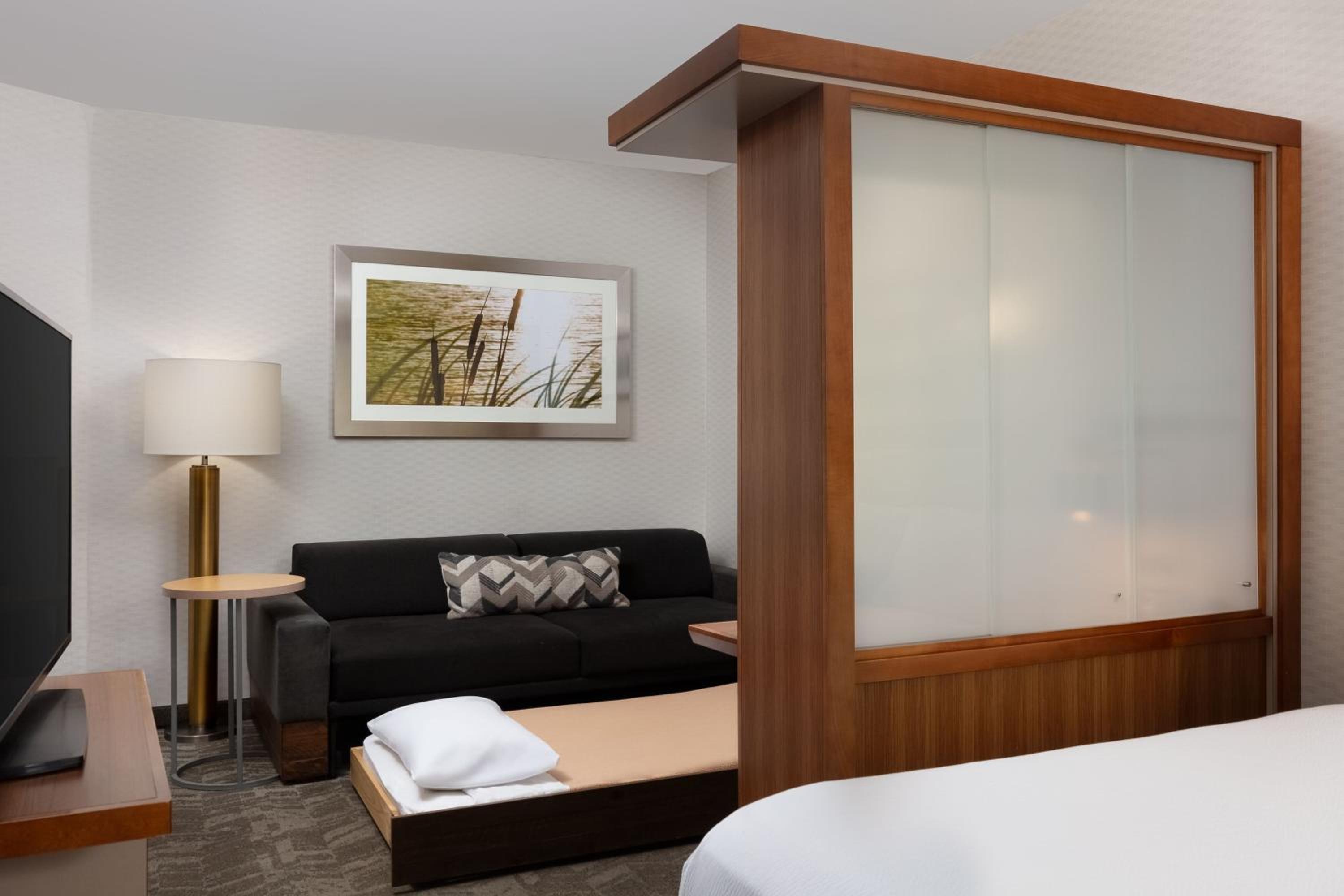 King Suite - Hearing Accessible photo 2