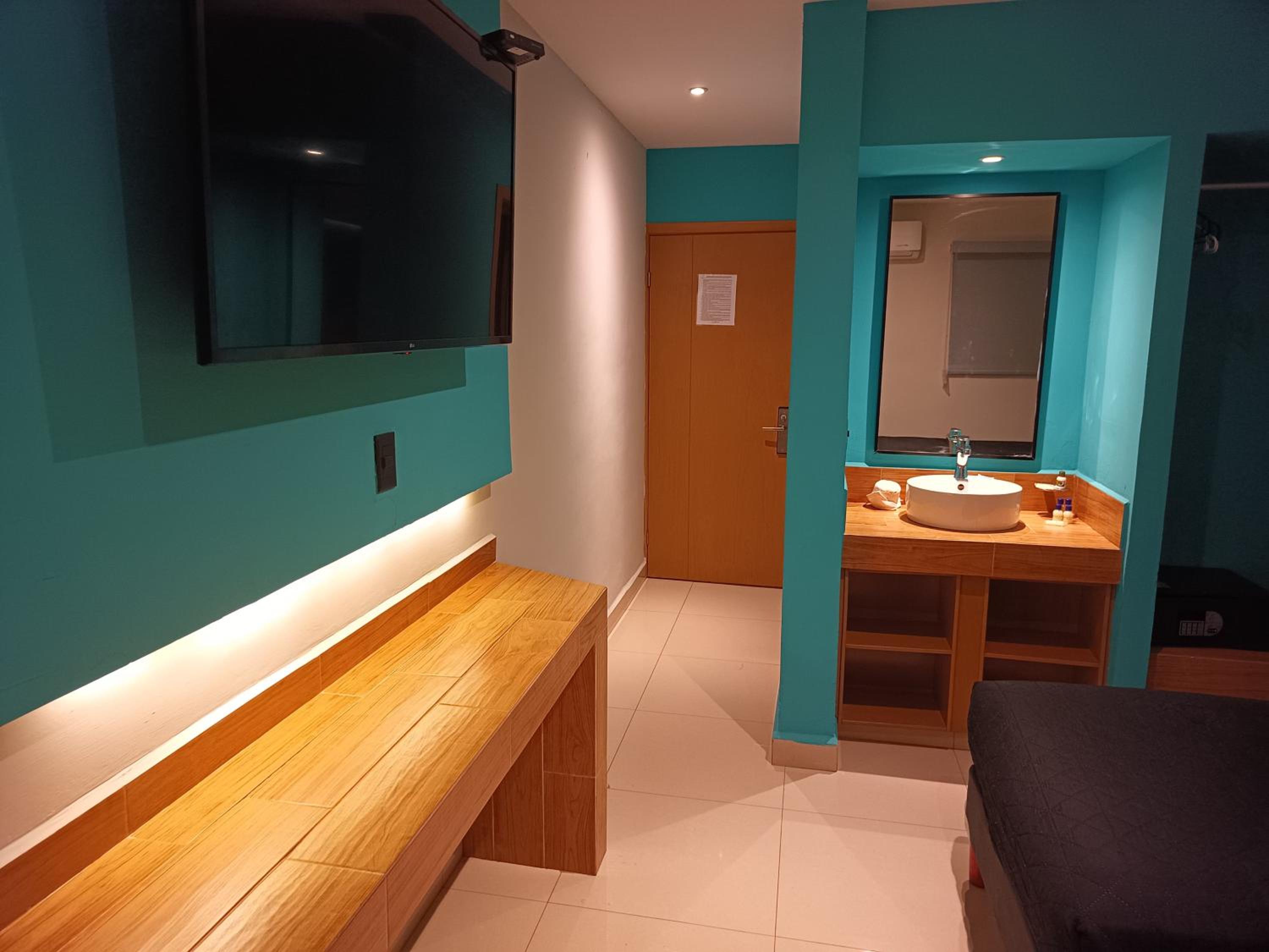 Standard Double Room - Photo 30