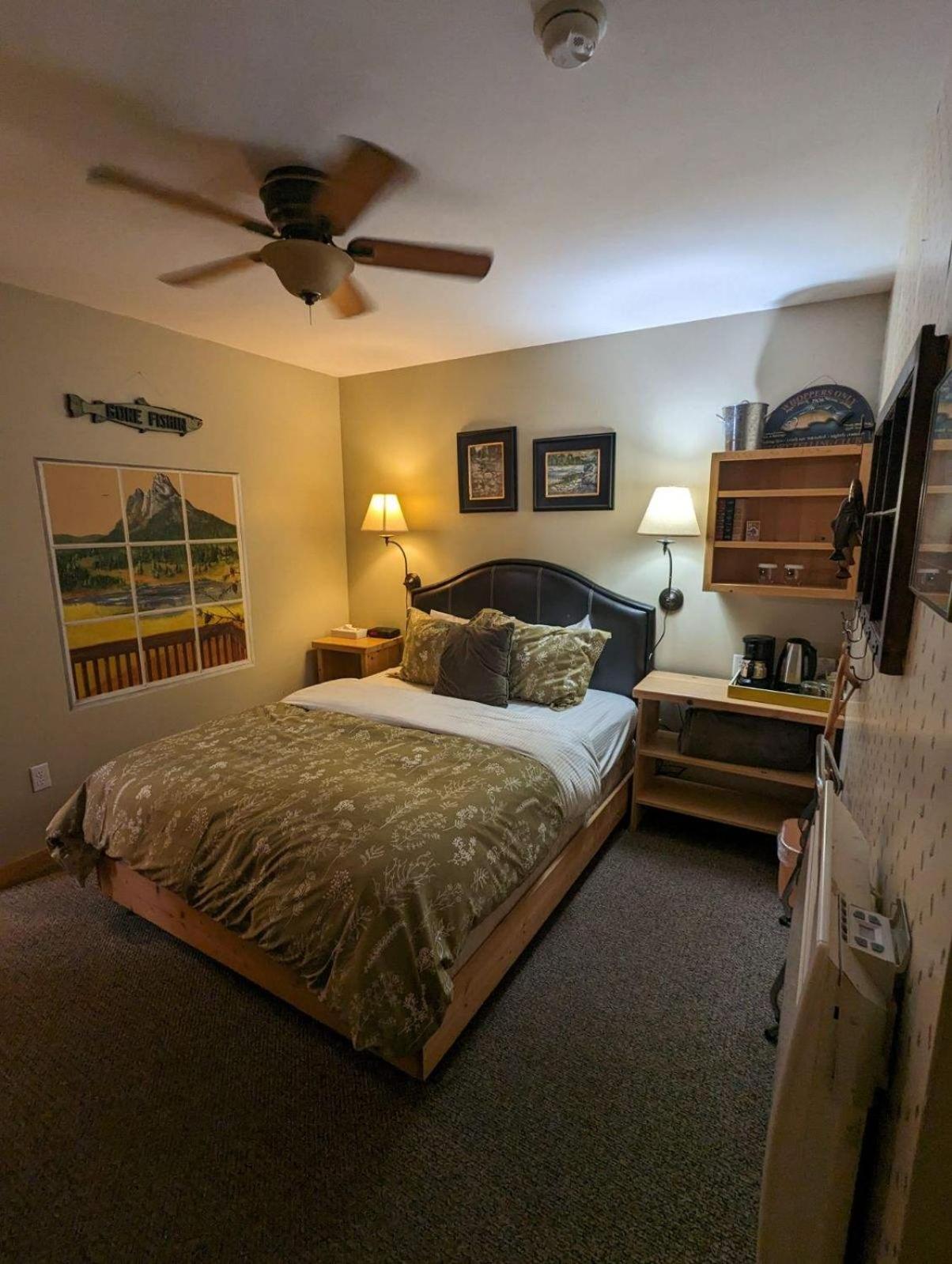 Queen Room