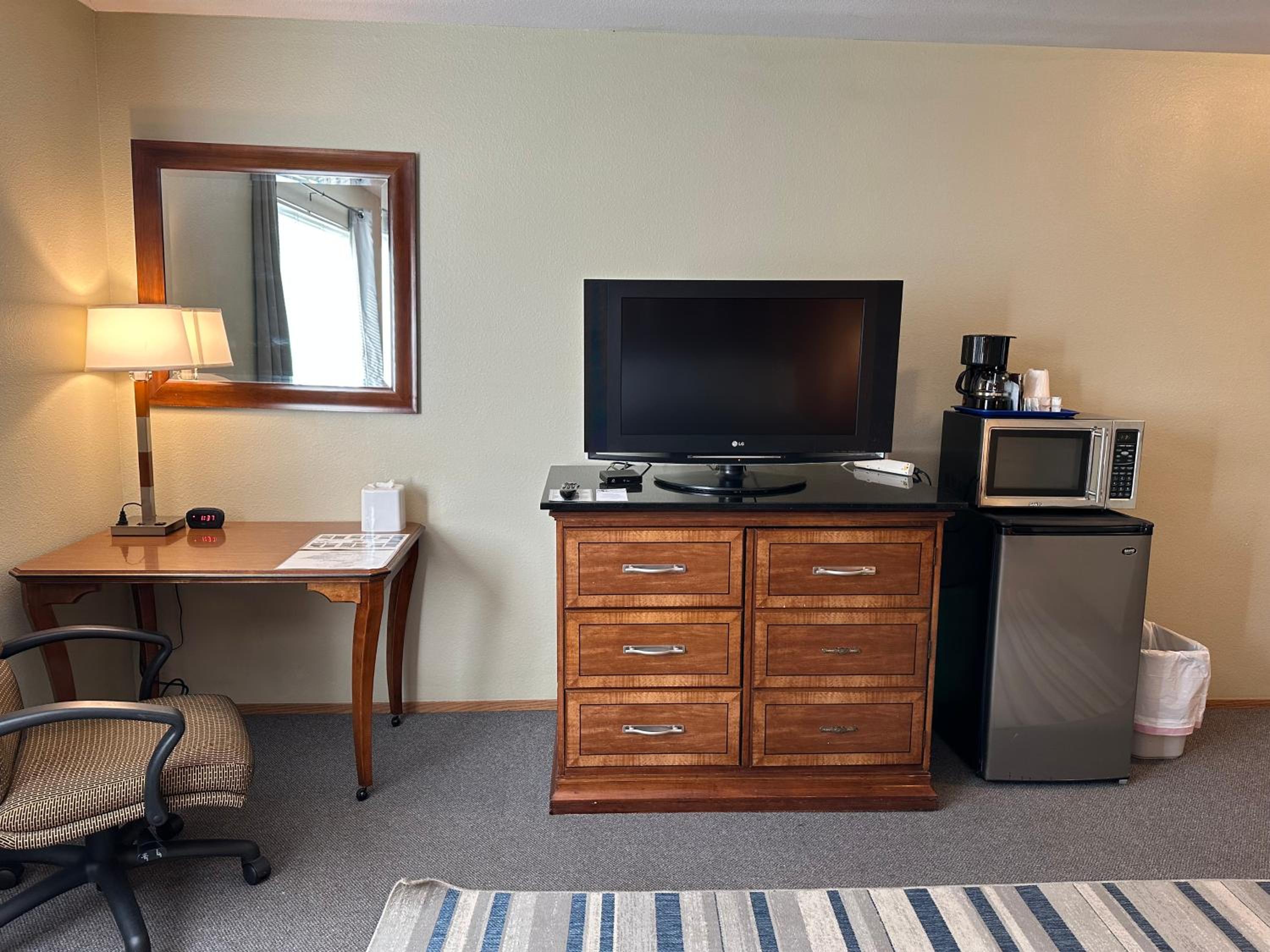 Single King Bed photo 3