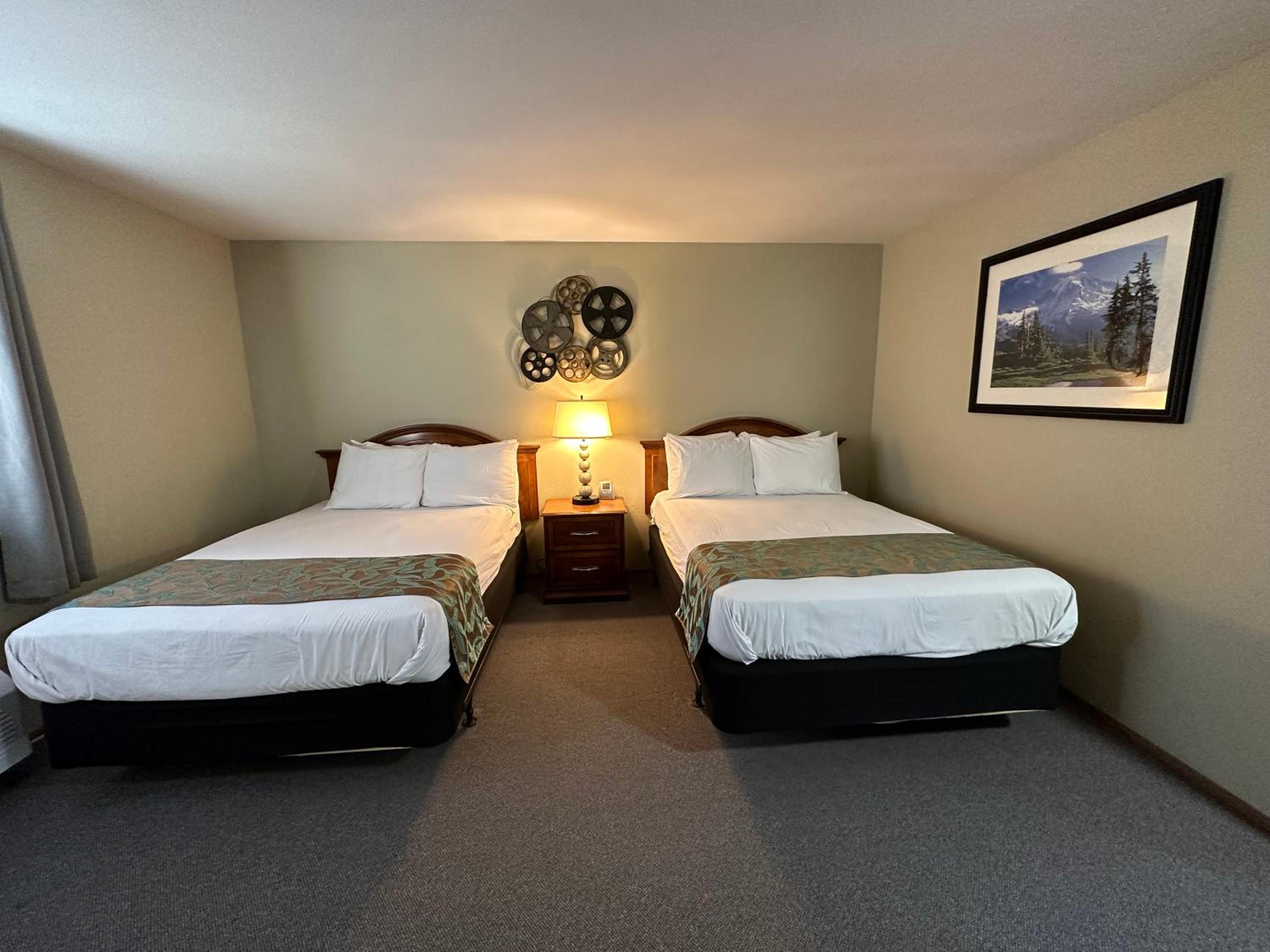 2 Double Beds photo 3