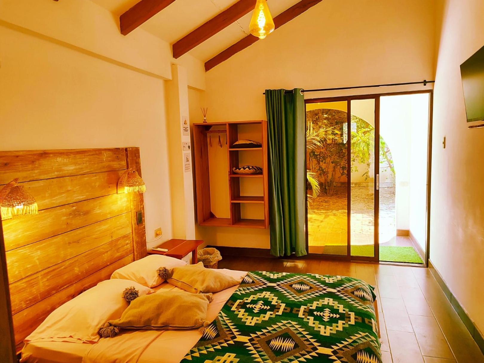 Deluxe Room - Photo 3